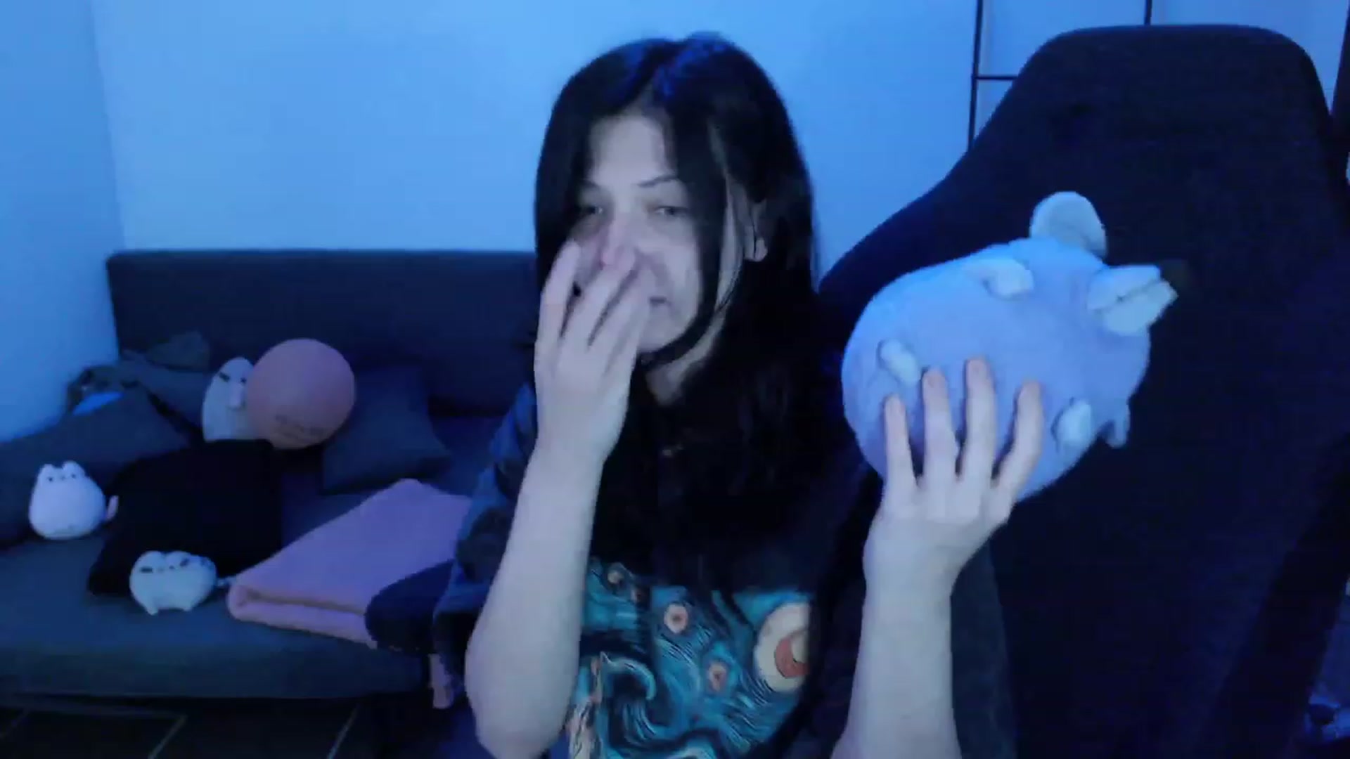 Gallery image thumbnail from RoomToAvoid's myfreecams stream on, 01/21/2024, 02:43 image 9 of 20