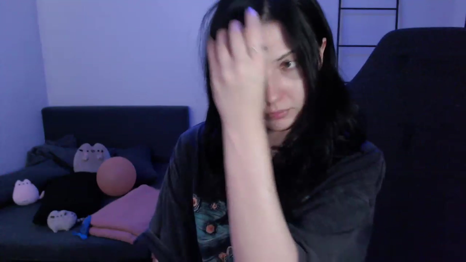 Gallery image thumbnail from RoomToAvoid's myfreecams stream on, 01/21/2024, 02:43 image 20 of 20