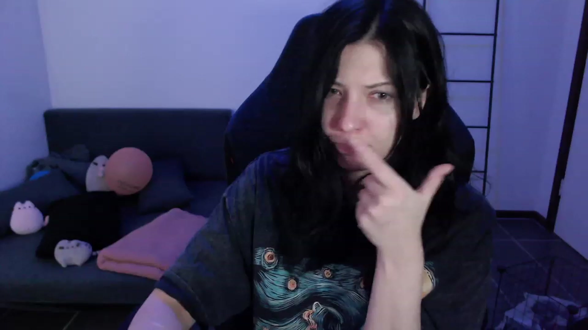 Gallery image thumbnail from RoomToAvoid's myfreecams stream on, 01/21/2024, 02:43 image 1 of 20