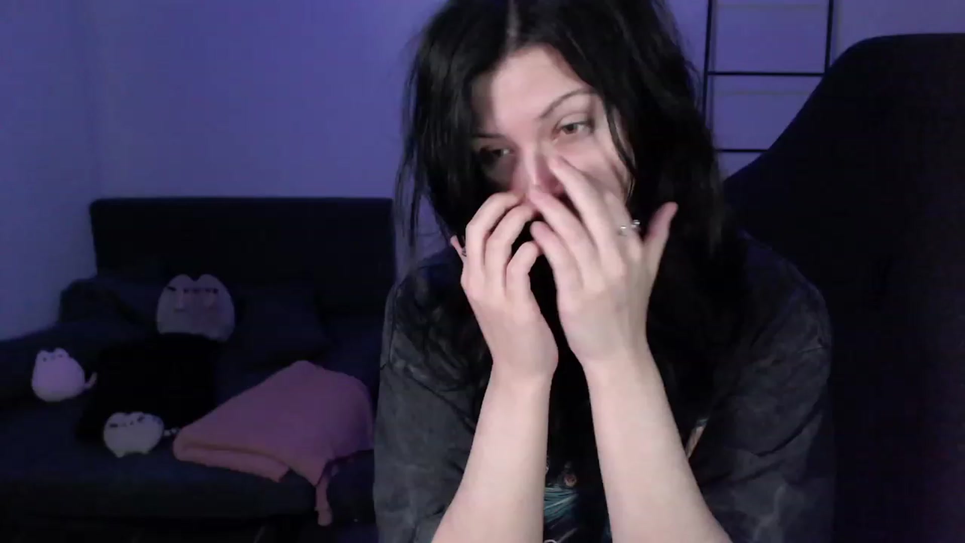 Gallery image thumbnail from RoomToAvoid's myfreecams stream on, 01/21/2024, 03:40 image 12 of 20