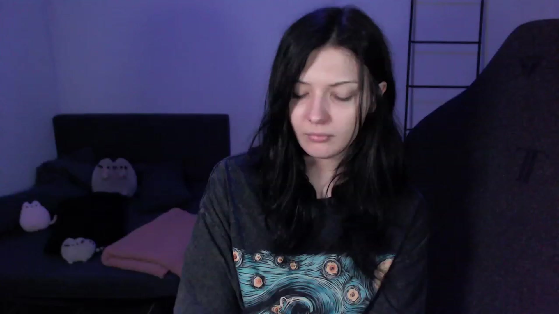 Gallery image thumbnail from RoomToAvoid's myfreecams stream on, 01/21/2024, 03:40 image 9 of 20