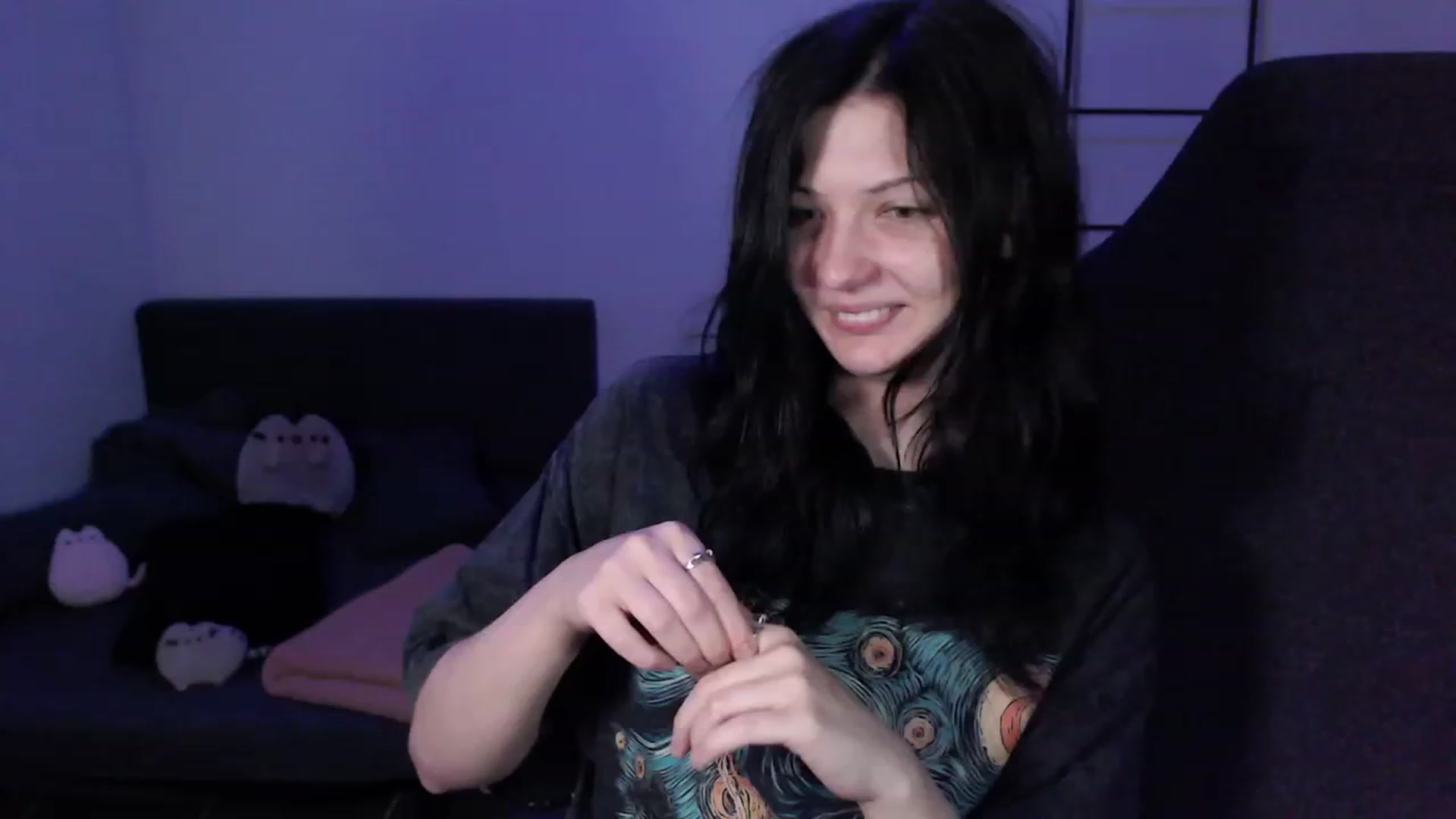 Gallery image thumbnail from RoomToAvoid's myfreecams stream on, 01/21/2024, 03:40 image 13 of 20