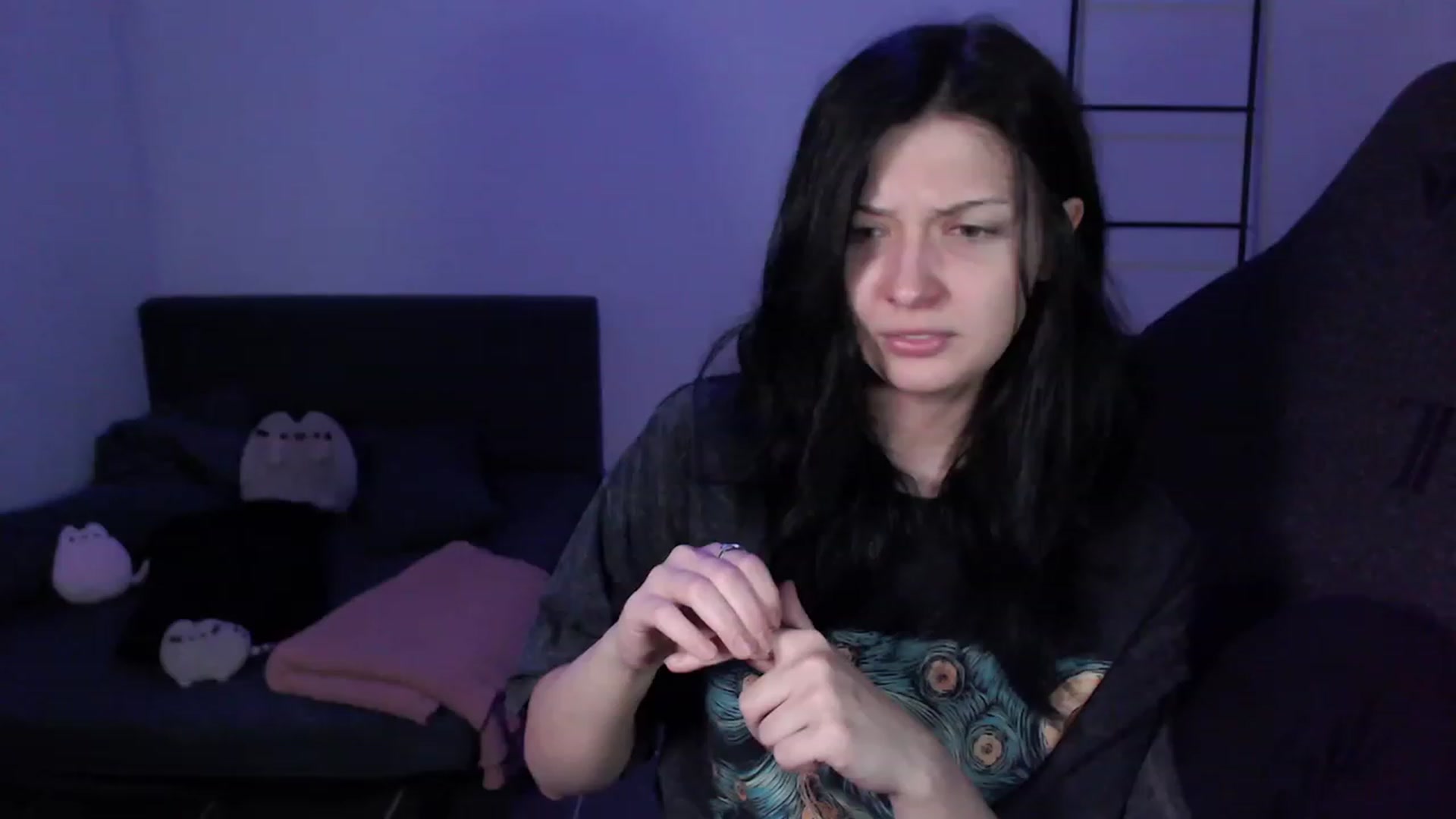 Gallery image thumbnail from RoomToAvoid's myfreecams stream on, 01/21/2024, 03:40 image 2 of 20