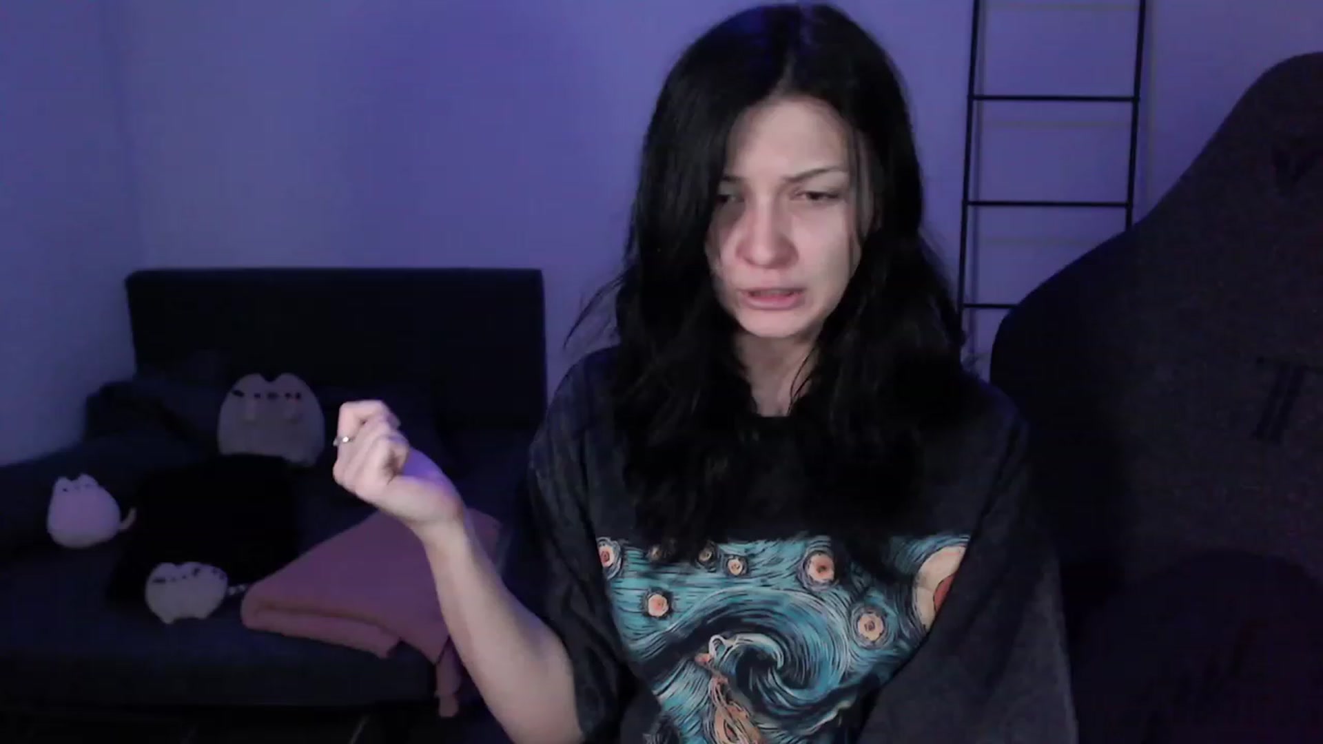 Gallery image thumbnail from RoomToAvoid's myfreecams stream on, 01/21/2024, 03:40 image 1 of 20