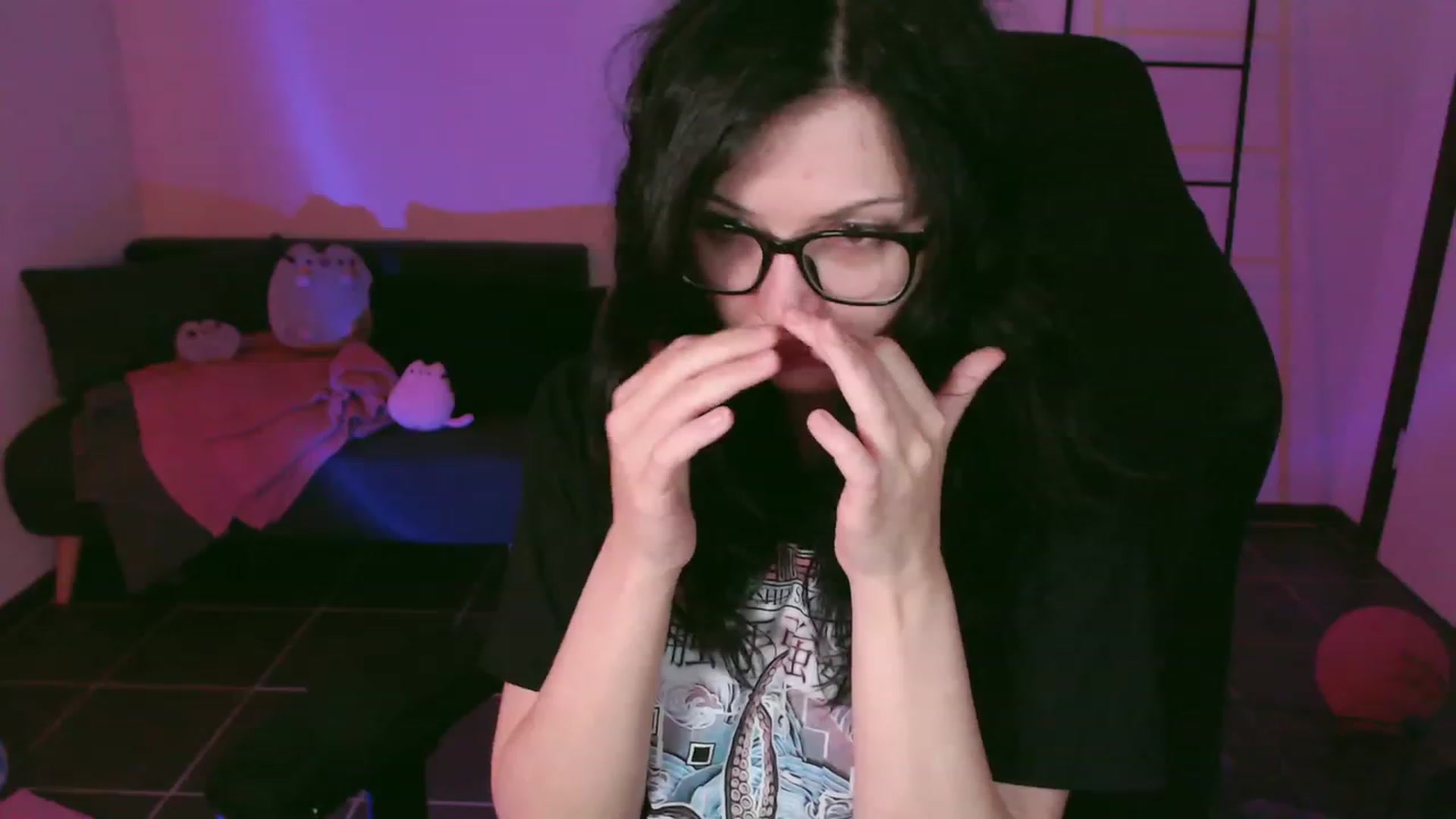 Gallery image thumbnail from RoomToAvoid's myfreecams stream on, 01/23/2024, 03:57 image 5 of 20