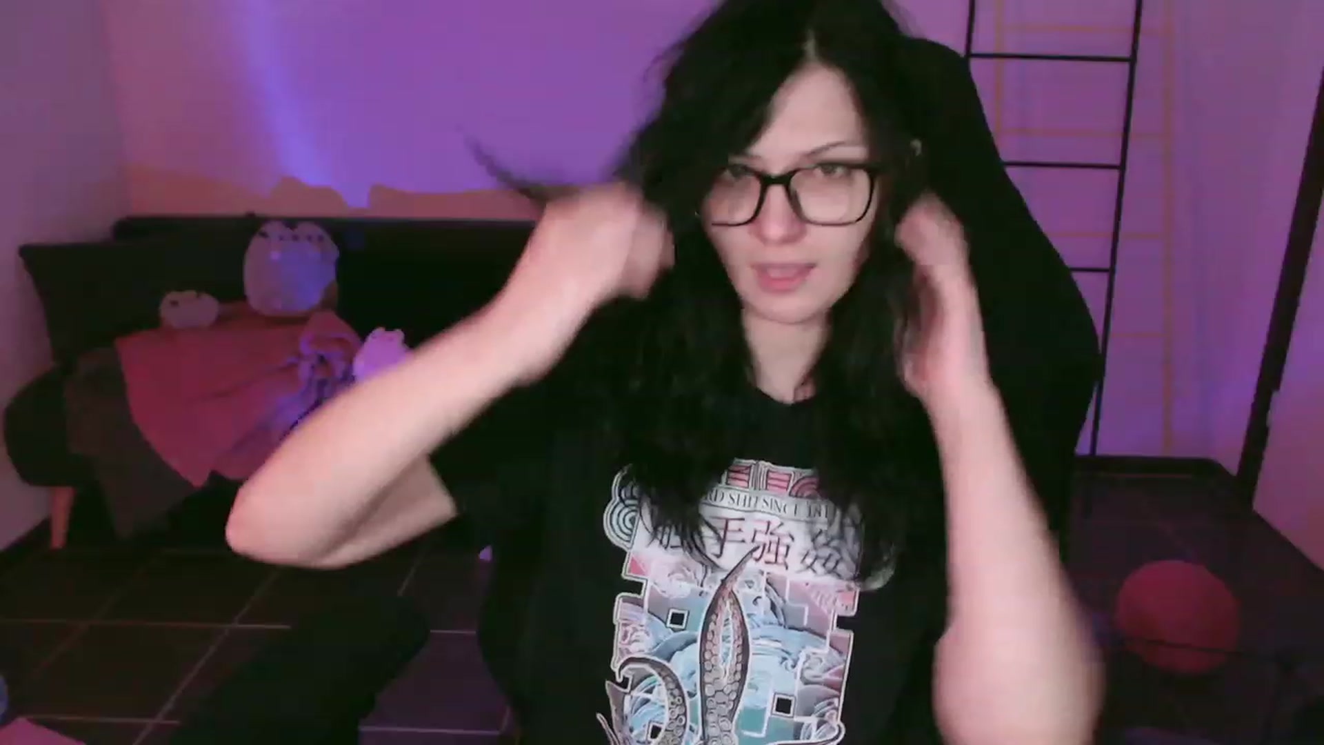 Gallery image thumbnail from RoomToAvoid's myfreecams stream on, 01/23/2024, 03:57 image 7 of 20