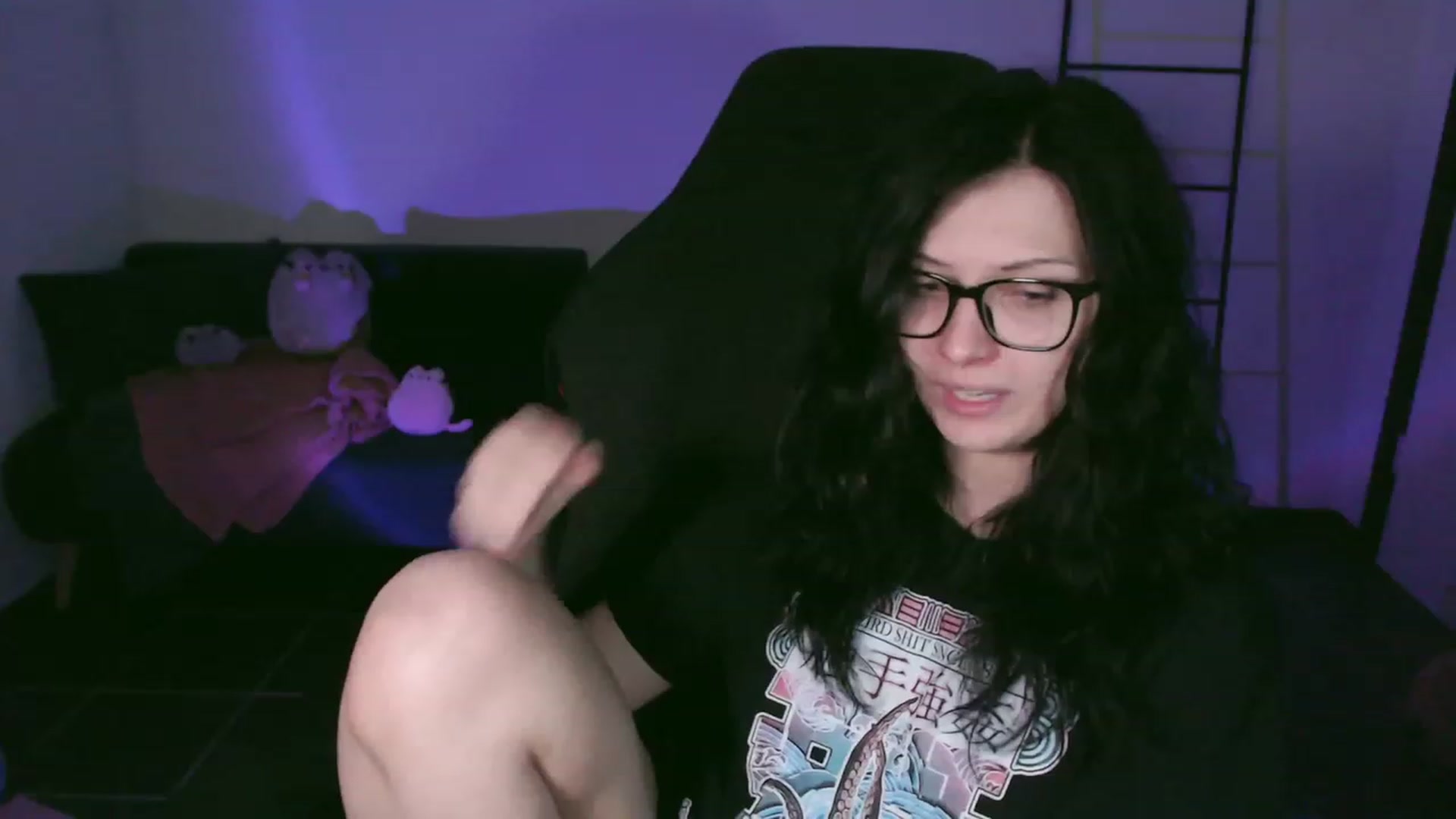 Gallery image thumbnail from RoomToAvoid's myfreecams stream on, 01/23/2024, 03:57 image 20 of 20