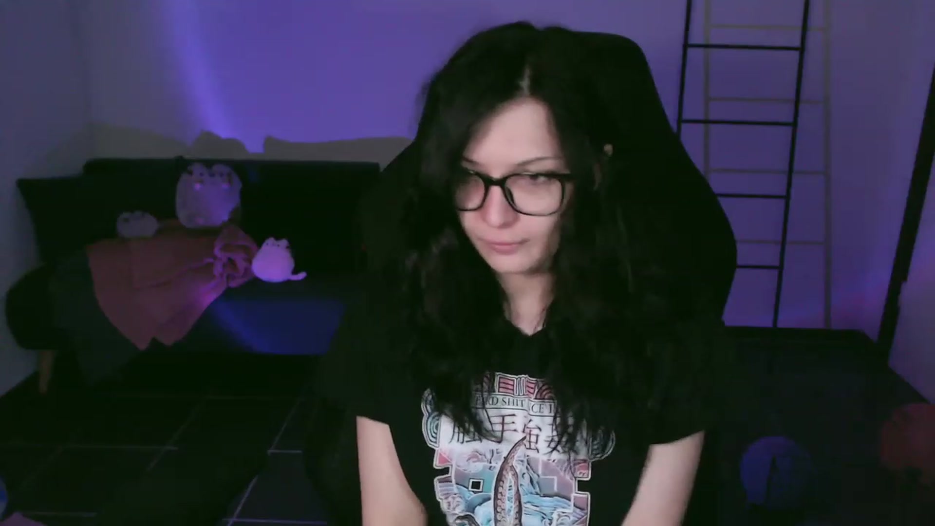 Gallery image thumbnail from RoomToAvoid's myfreecams stream on, 01/23/2024, 03:57 image 10 of 20