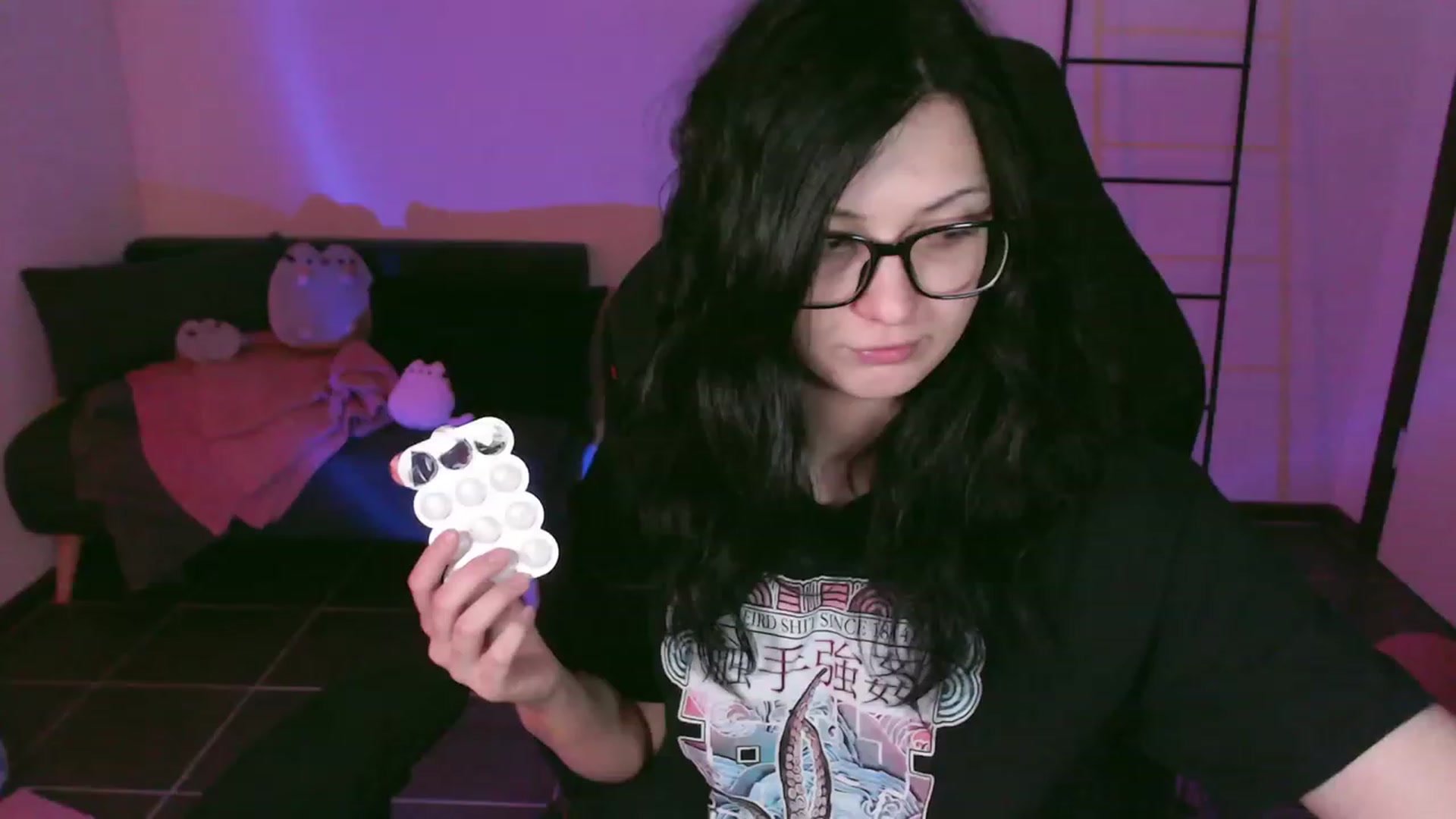 Gallery image thumbnail from RoomToAvoid's myfreecams stream on, 01/23/2024, 03:57 image 6 of 20