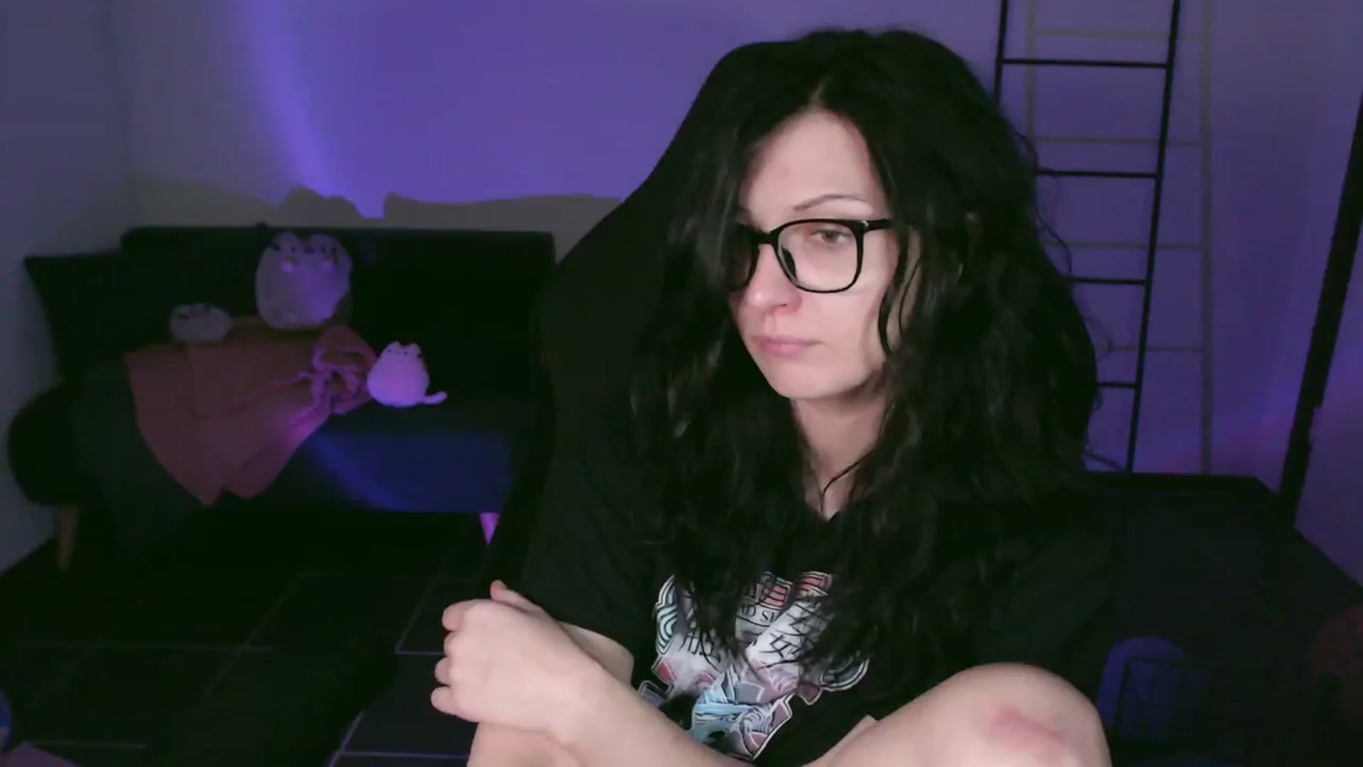 Gallery image thumbnail from RoomToAvoid's myfreecams stream on, 01/23/2024, 03:57 image 16 of 20