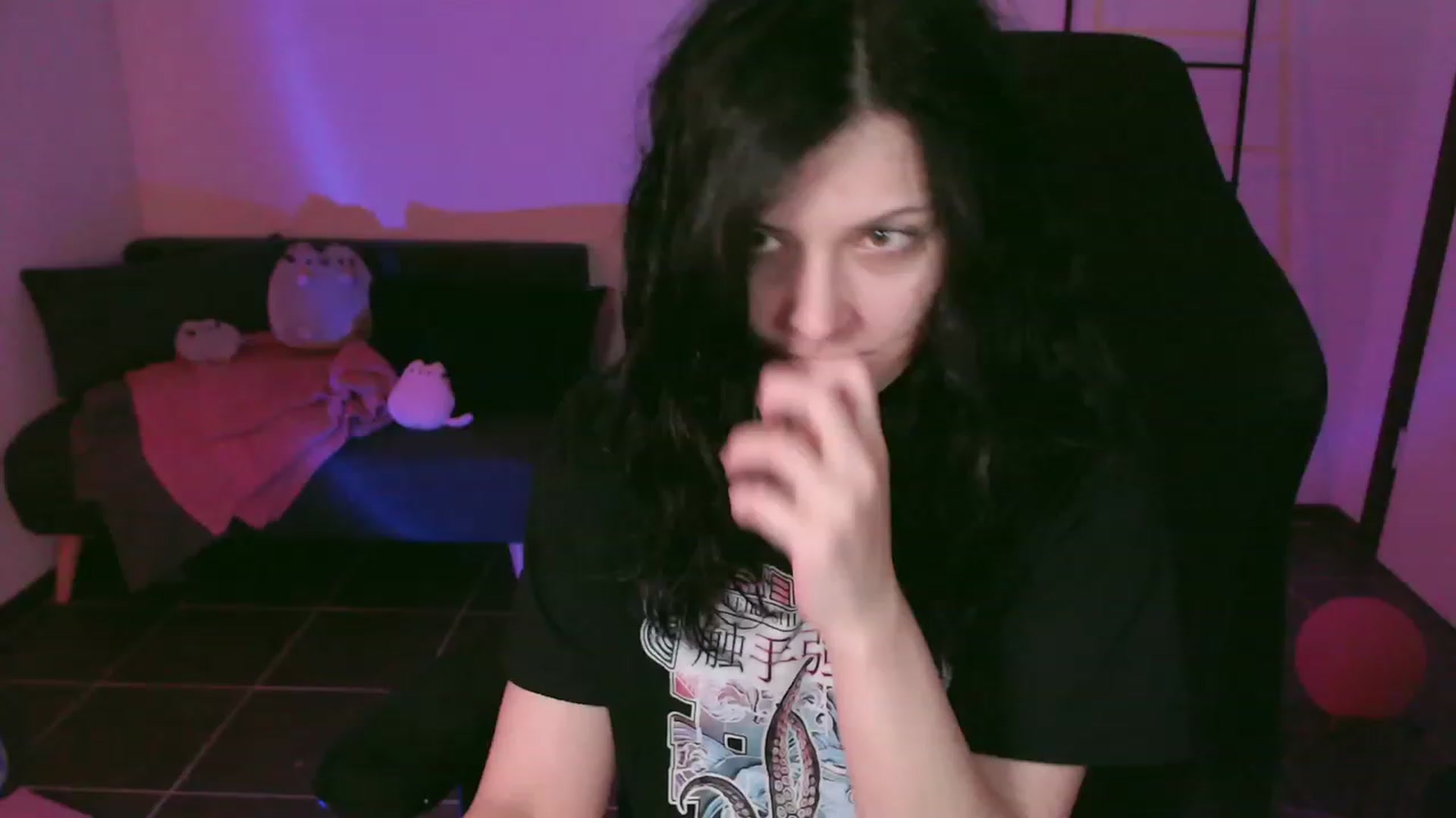 Gallery image thumbnail from RoomToAvoid's myfreecams stream on, 01/23/2024, 03:57 image 4 of 20