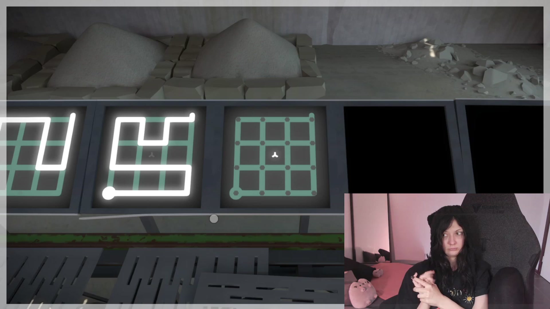 Gallery image thumbnail from RoomToAvoid's myfreecams stream on, 02/09/2024, 05:13 image 10 of 20