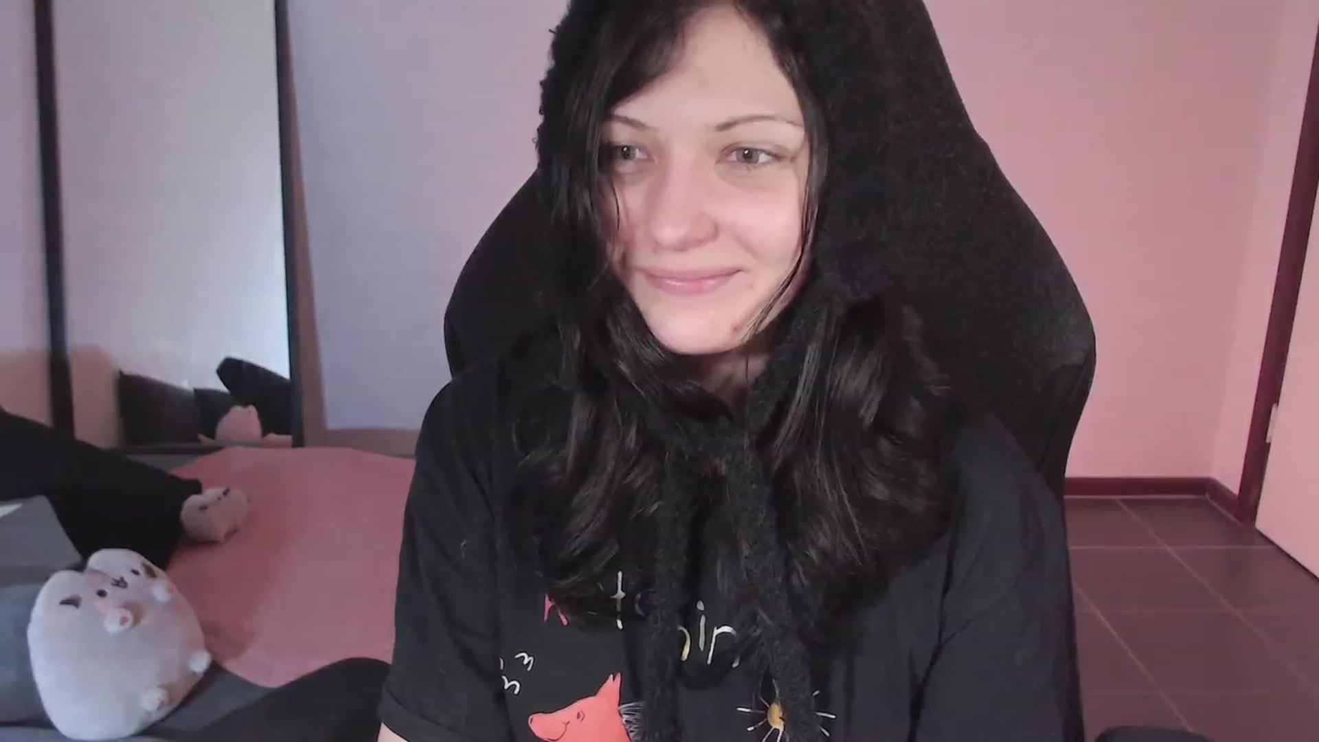 Gallery image thumbnail from RoomToAvoid's myfreecams stream on, 02/09/2024, 05:38 image 10 of 20