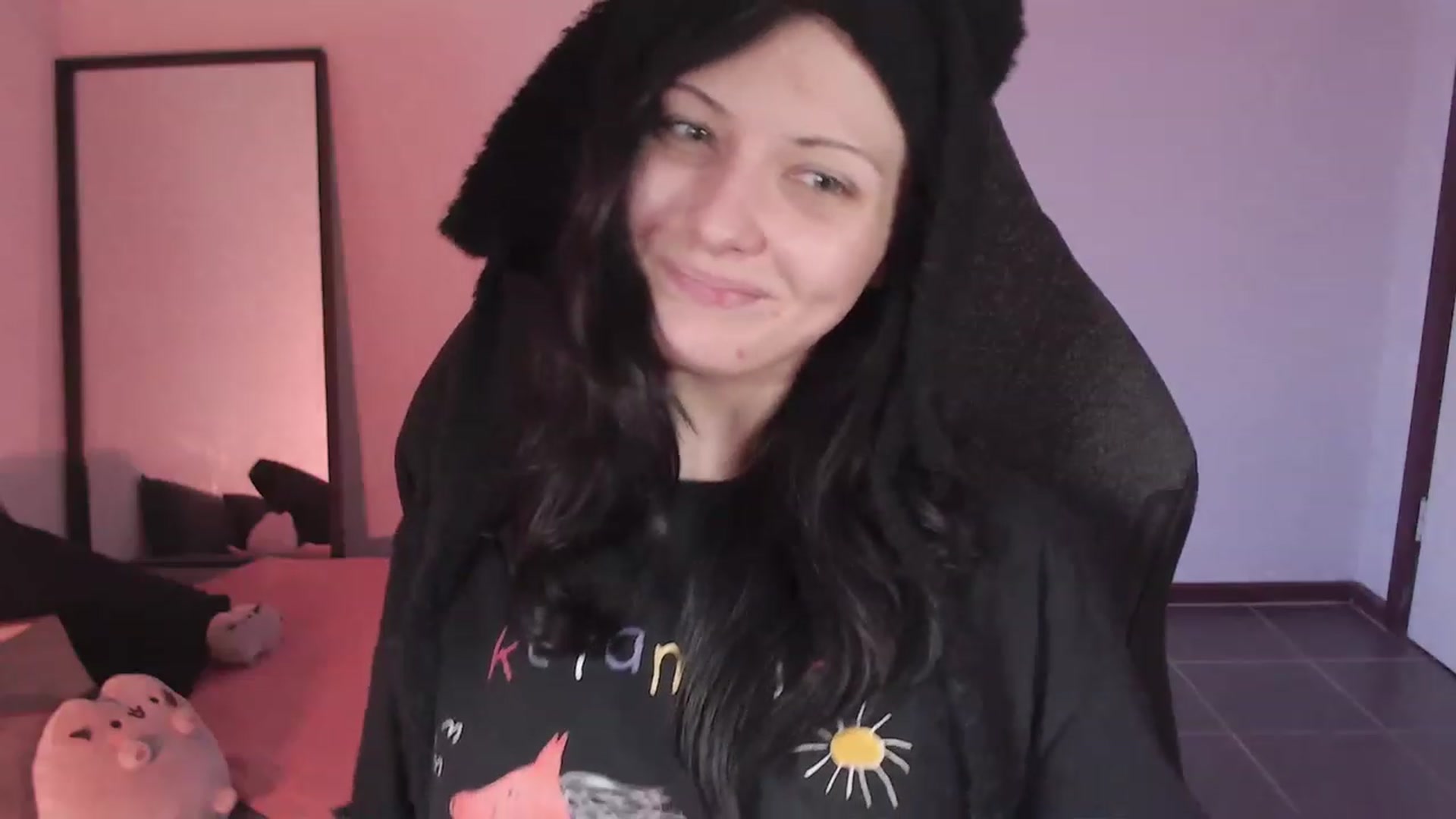 Gallery image thumbnail from RoomToAvoid's myfreecams stream on, 02/09/2024, 05:38 image 20 of 20