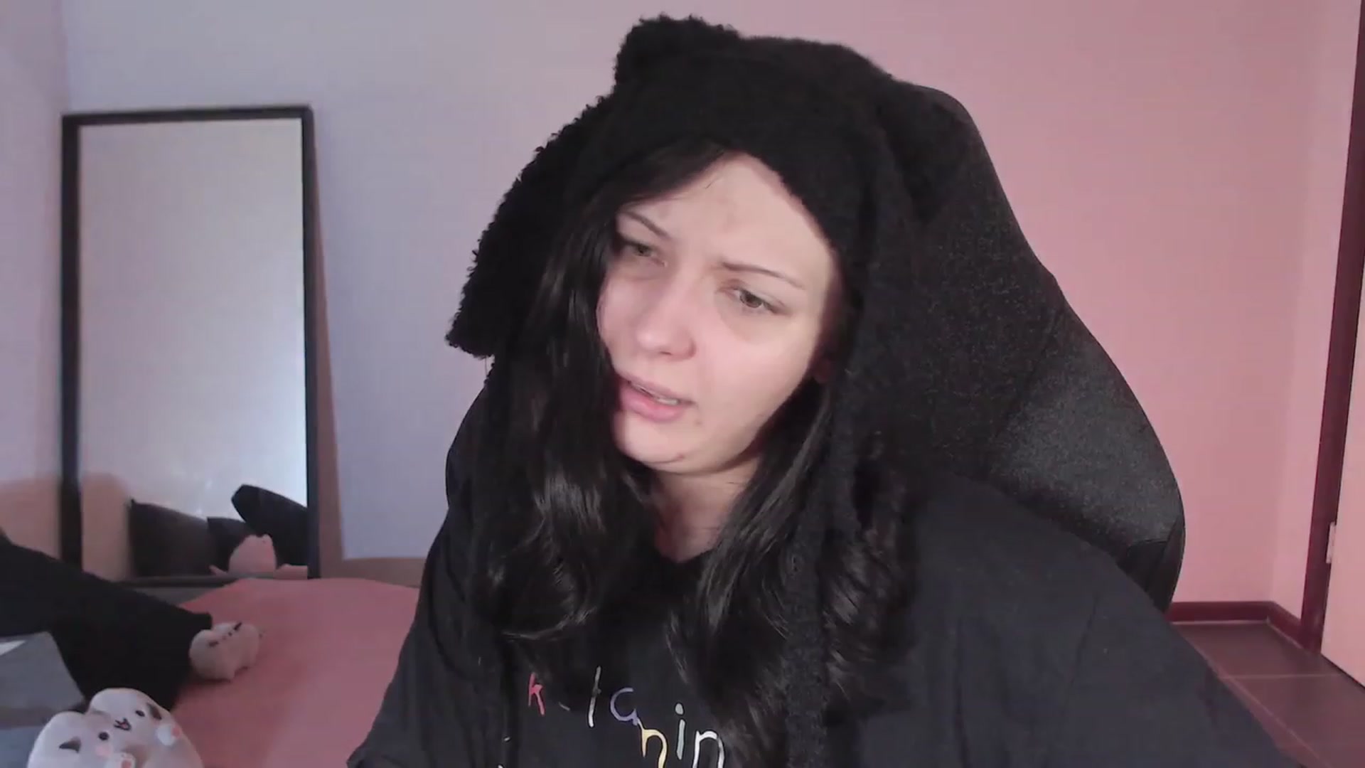 Gallery image thumbnail from RoomToAvoid's myfreecams stream on, 02/09/2024, 05:38 image 18 of 20