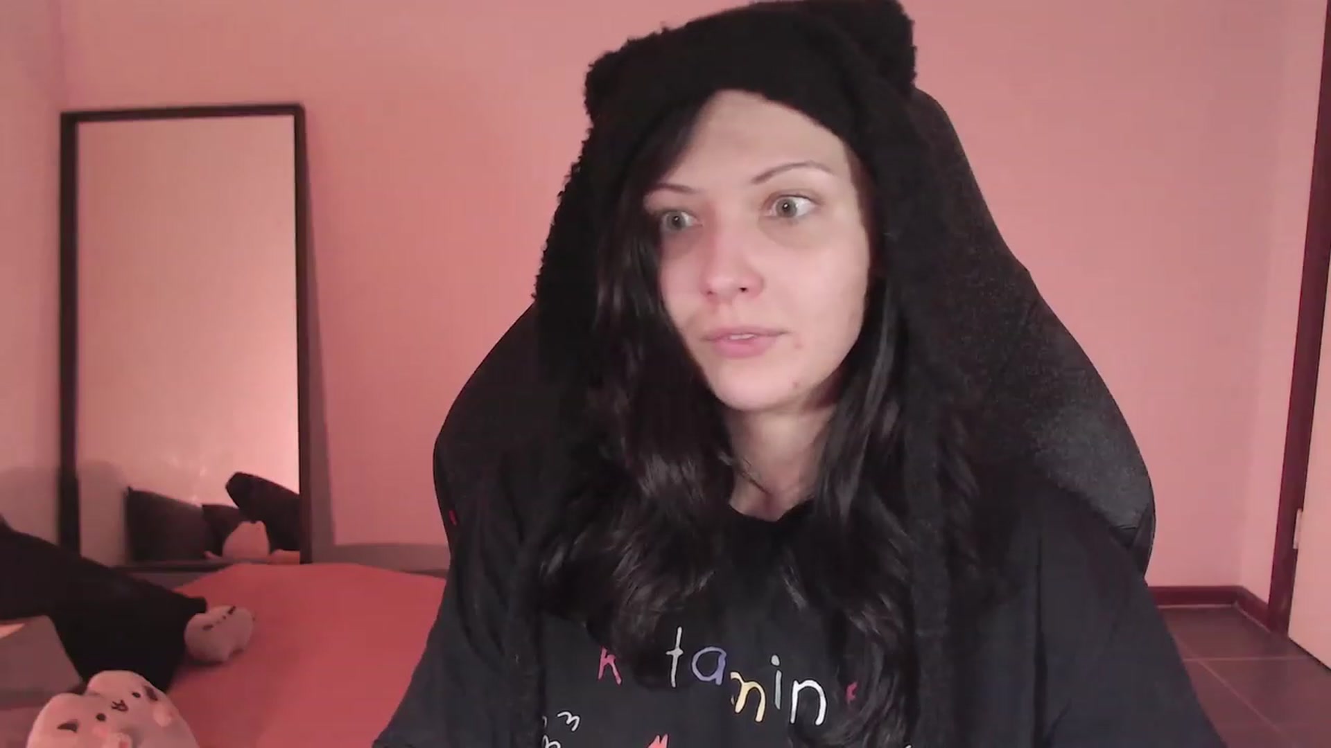 Gallery image thumbnail from RoomToAvoid's myfreecams stream on, 02/09/2024, 05:38 image 19 of 20