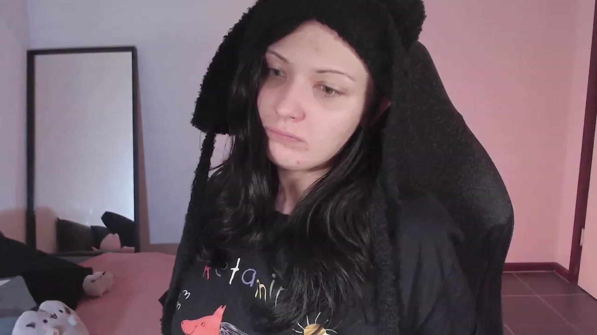 Gallery image thumbnail from RoomToAvoid's myfreecams stream on, 02/09/2024, 05:38 image 14 of 20