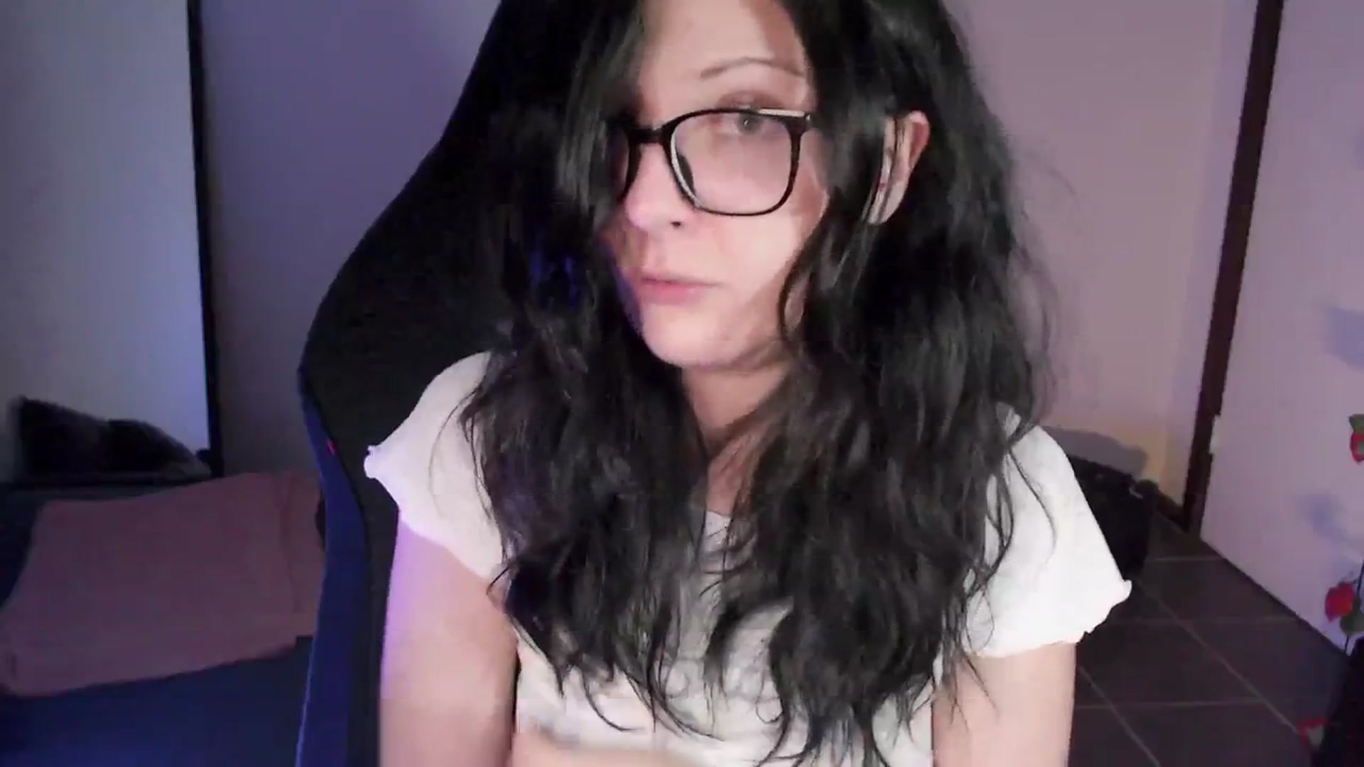 Gallery image thumbnail from RoomToAvoid's myfreecams stream on, 02/12/2024, 05:34 image 15 of 20