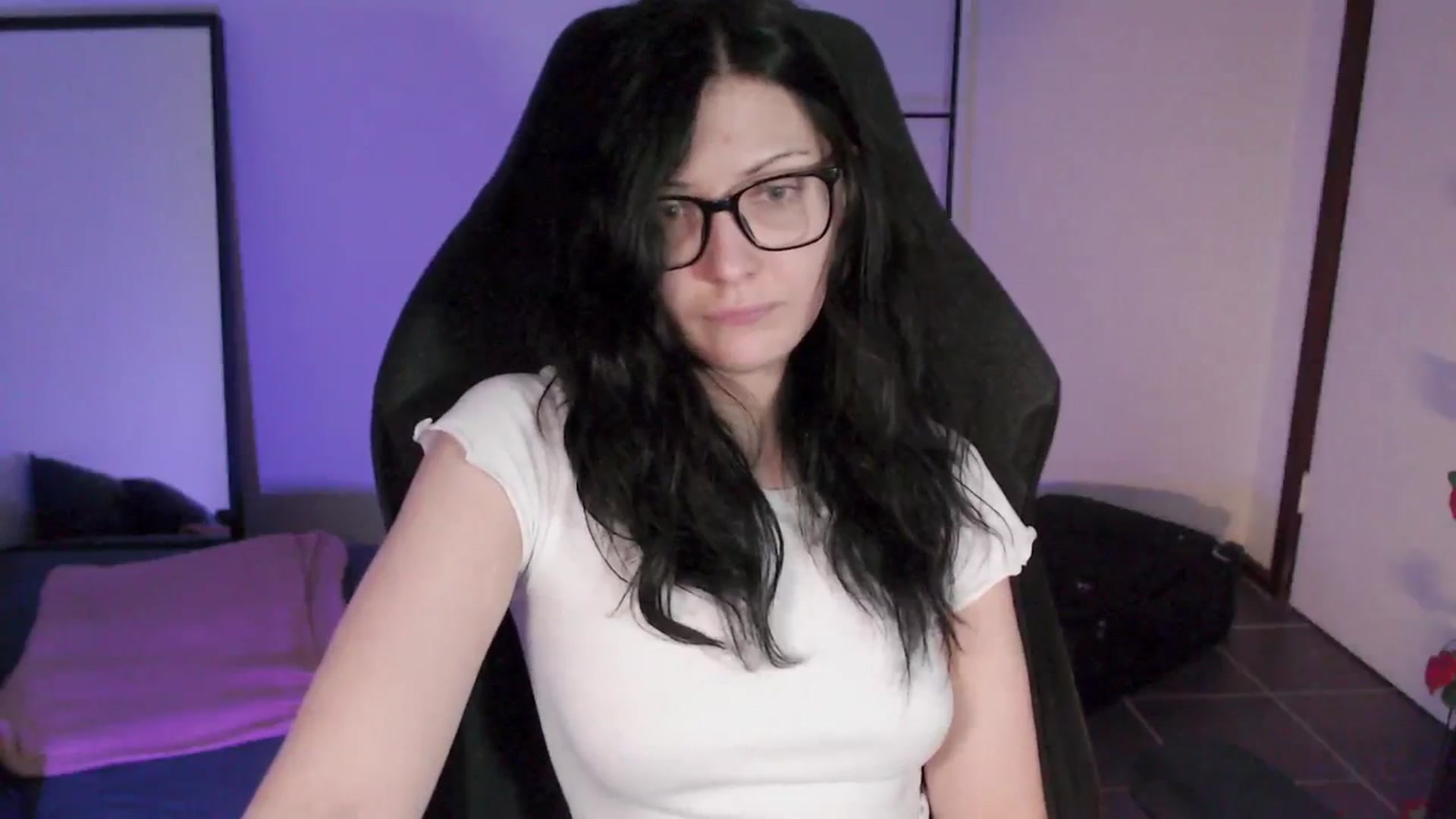 Gallery image thumbnail from RoomToAvoid's myfreecams stream on, 02/12/2024, 05:34 image 13 of 20