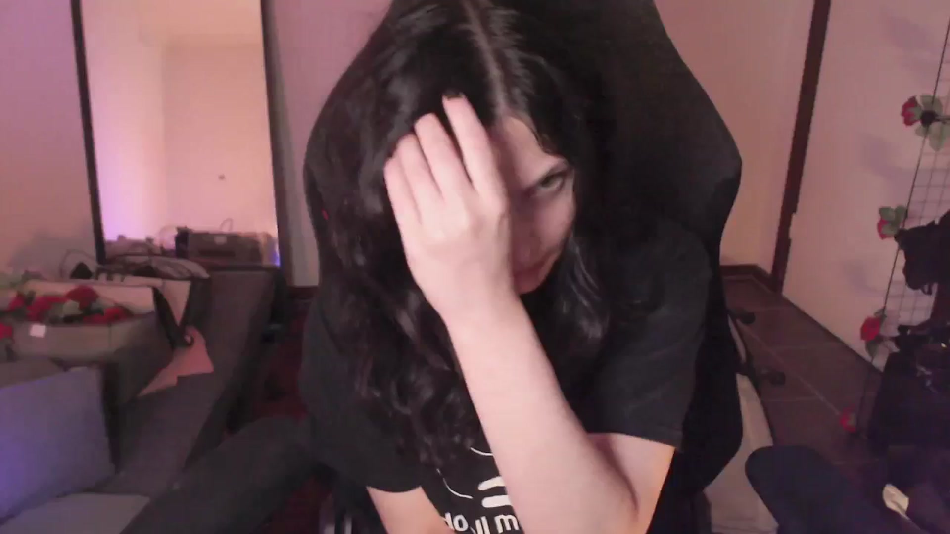 Gallery image thumbnail from RoomToAvoid's myfreecams stream on, 02/13/2024, 05:18 image 6 of 20
