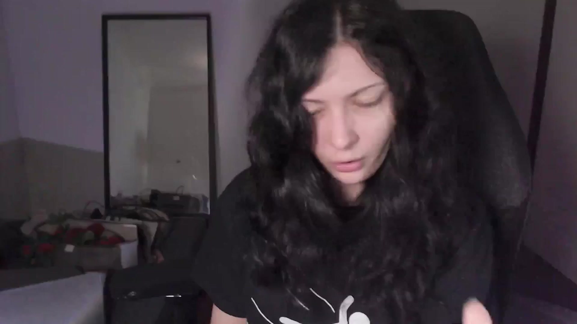 Gallery image thumbnail from RoomToAvoid's myfreecams stream on, 02/13/2024, 05:18 image 3 of 20
