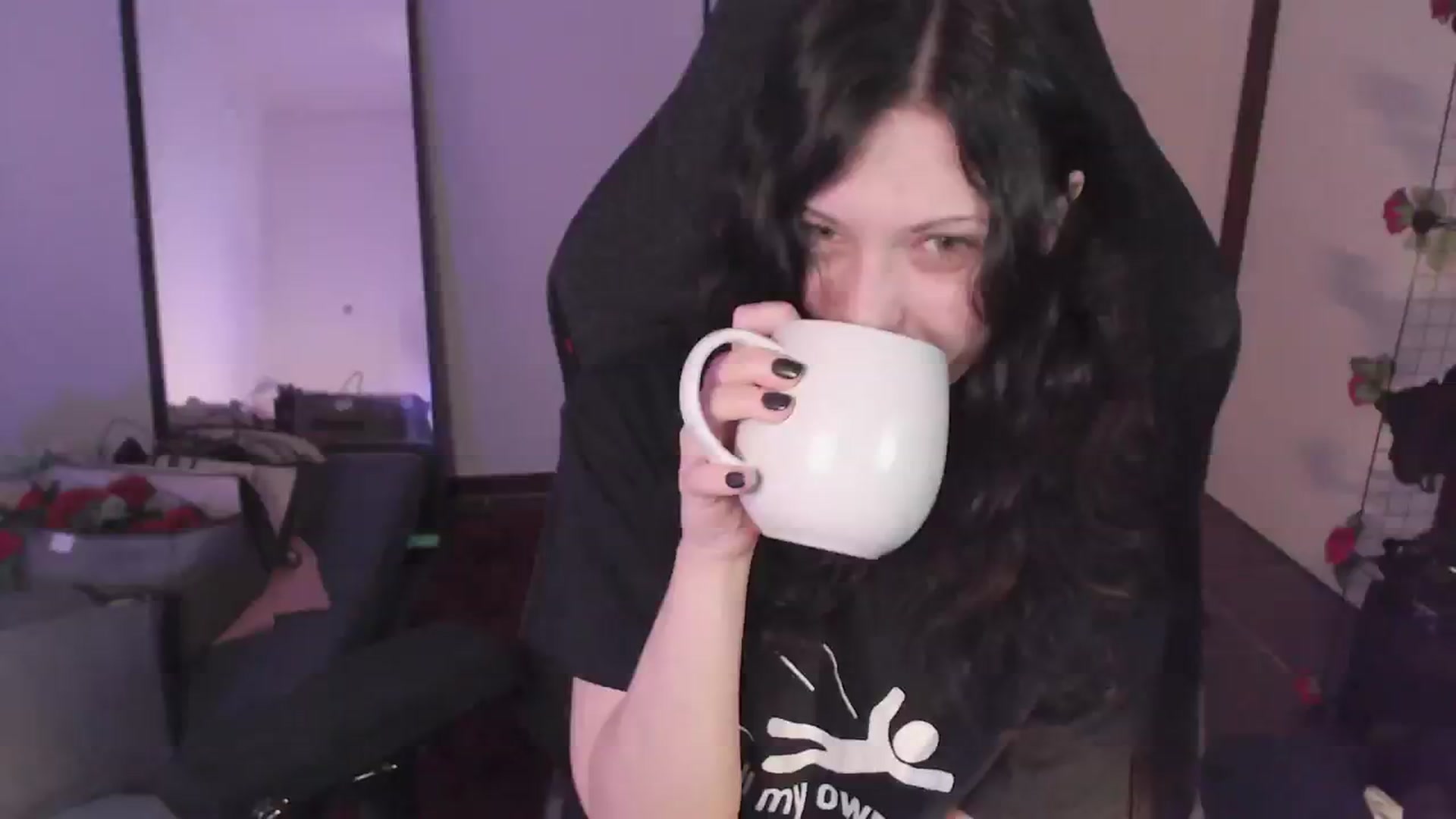 Gallery image thumbnail from RoomToAvoid's myfreecams stream on, 02/13/2024, 05:18 image 10 of 20