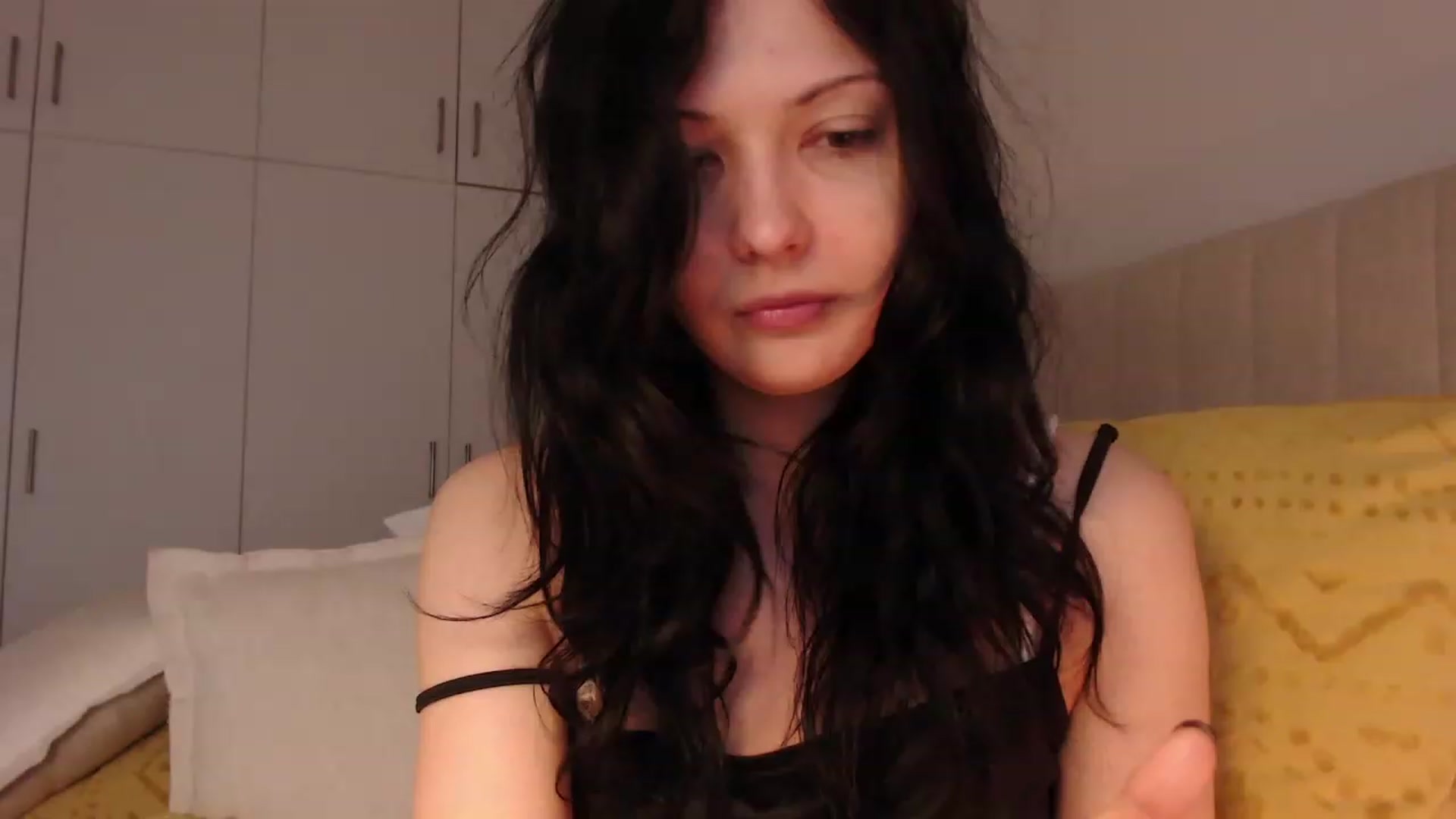 Gallery image thumbnail from RoomToAvoid's myfreecams stream on, 02/16/2024, 03:48 image 4 of 20