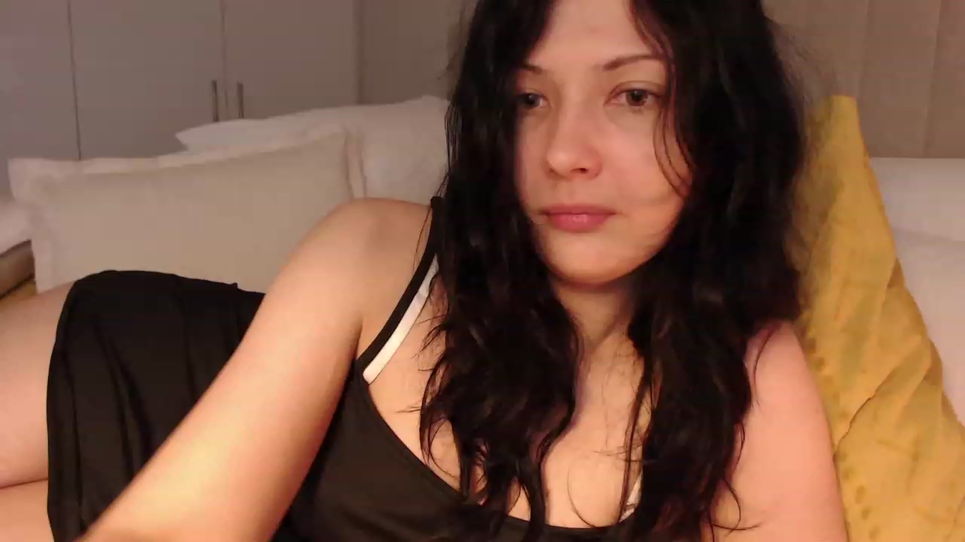 Gallery image thumbnail from RoomToAvoid's myfreecams stream on, 02/16/2024, 03:48 image 5 of 20