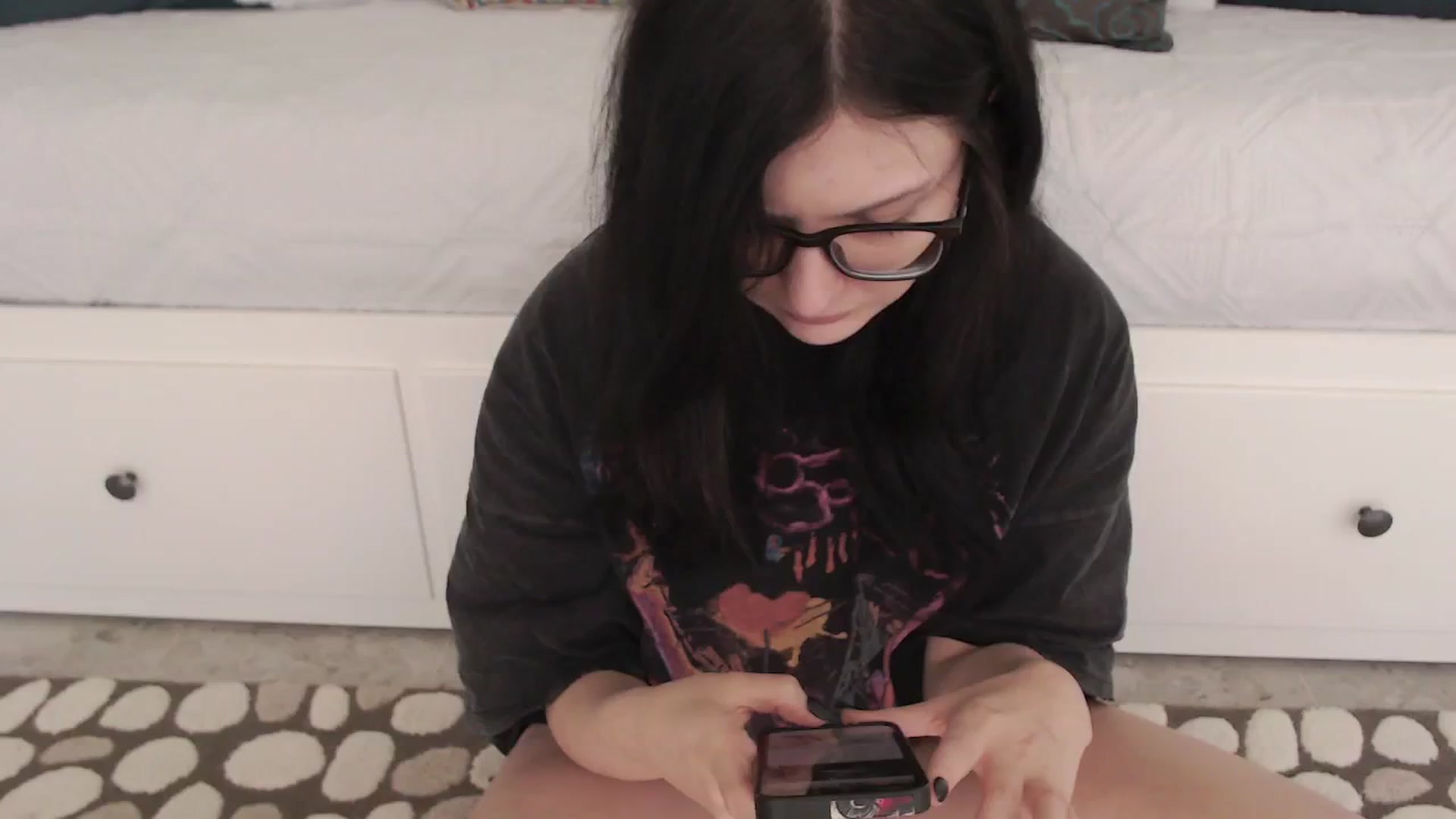 Gallery image thumbnail from RoomToAvoid's myfreecams stream on, 02/17/2024, 05:25 image 16 of 20