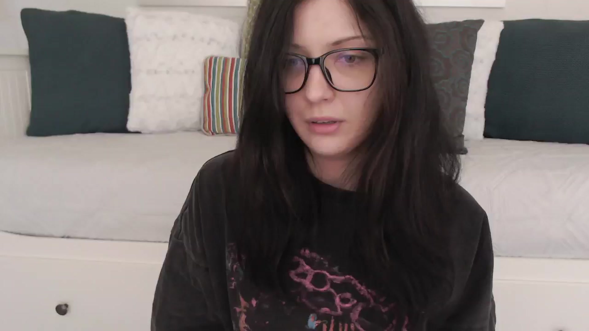Gallery image thumbnail from RoomToAvoid's myfreecams stream on, 02/17/2024, 05:25 image 5 of 20
