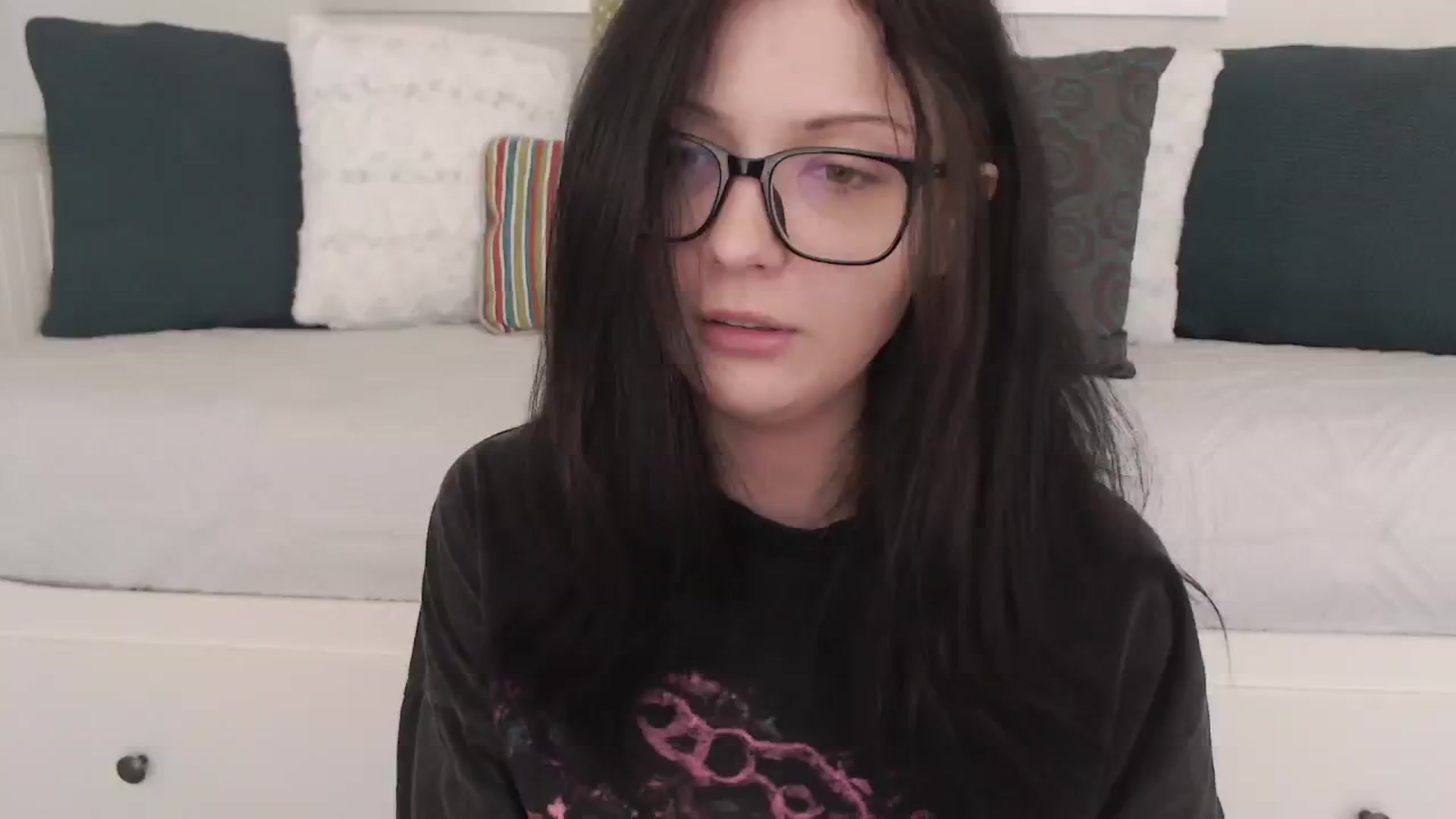 Gallery image thumbnail from RoomToAvoid's myfreecams stream on, 02/17/2024, 05:25 image 9 of 20