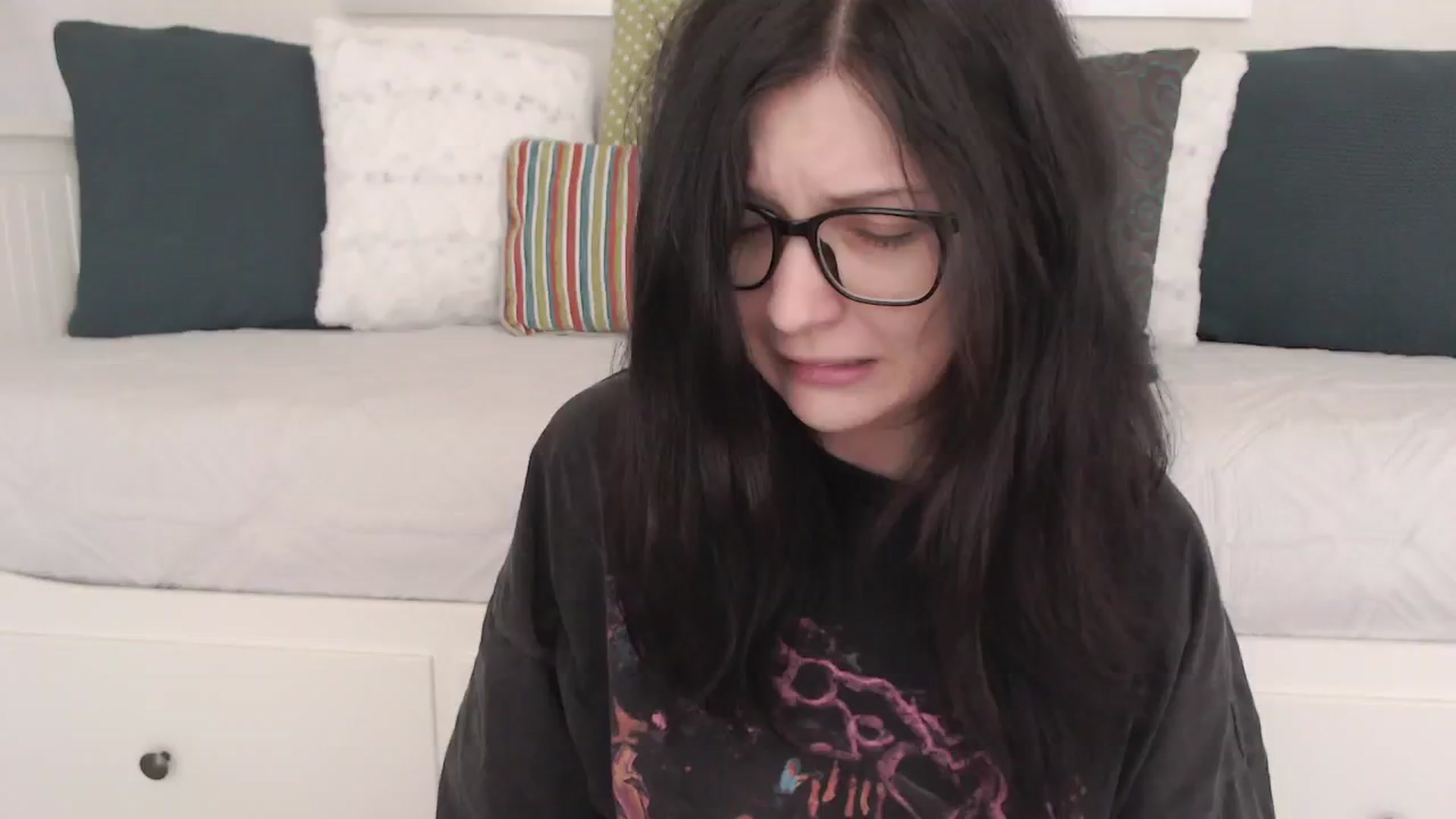 Gallery image thumbnail from RoomToAvoid's myfreecams stream on, 02/17/2024, 05:25 image 4 of 20