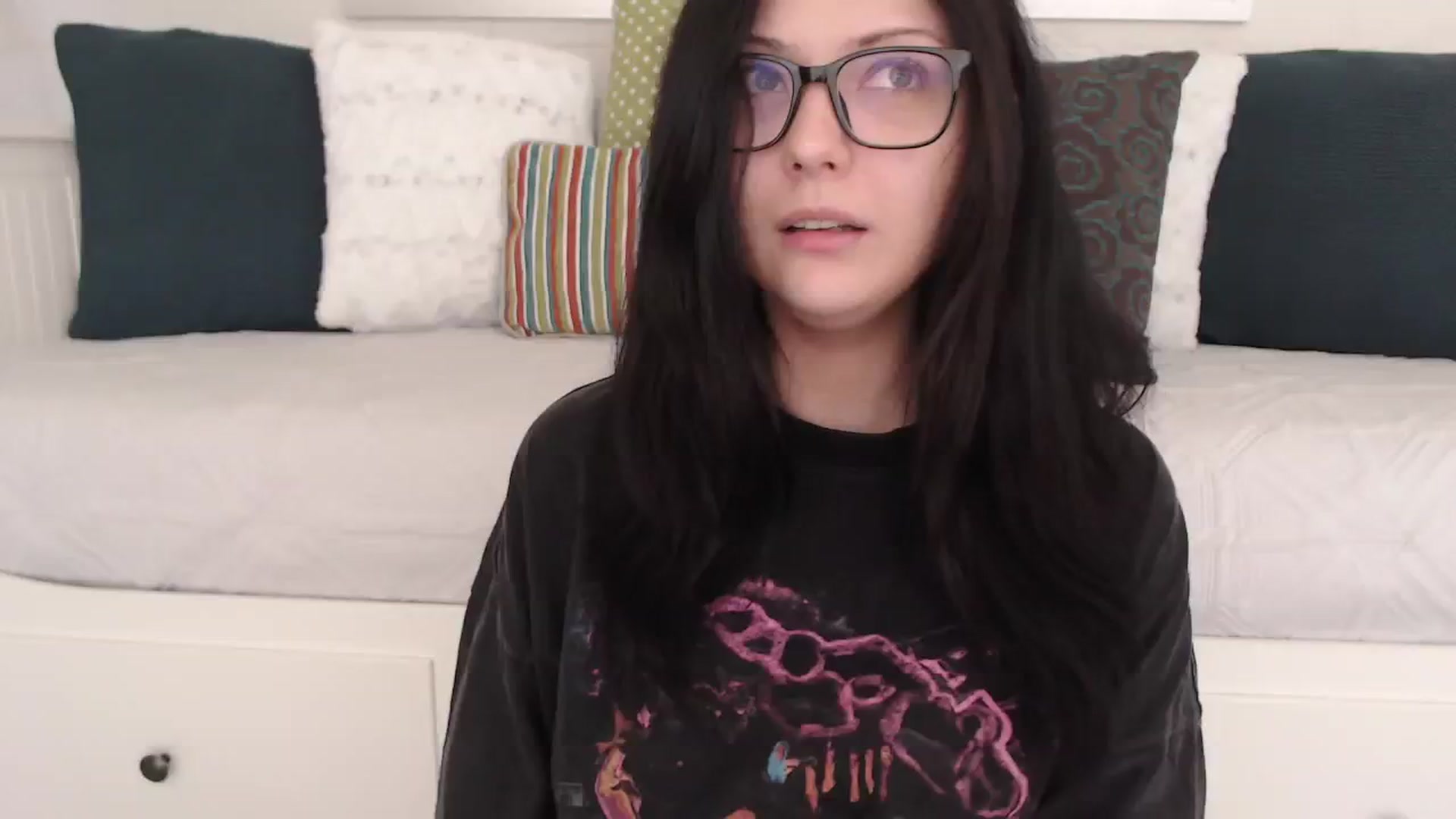Gallery image thumbnail from RoomToAvoid's myfreecams stream on, 02/17/2024, 05:25 image 3 of 20