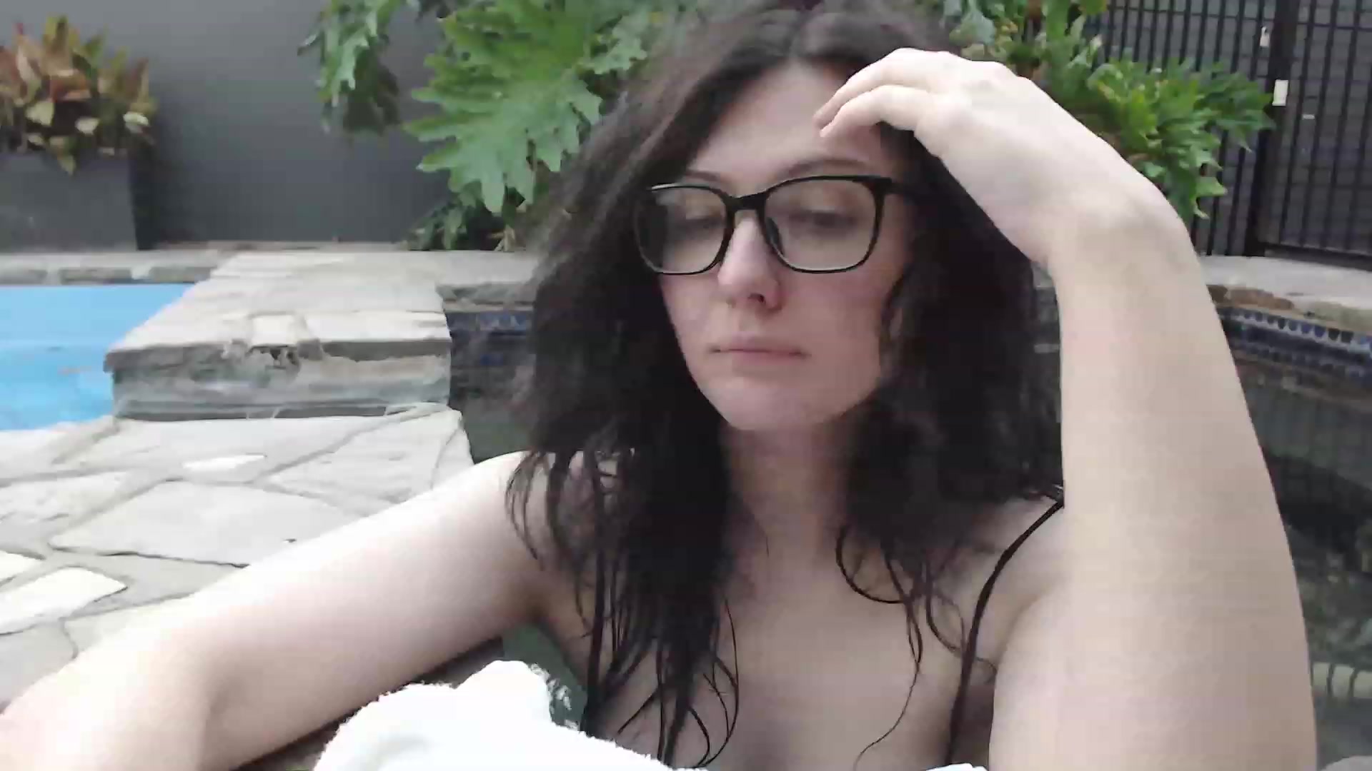Gallery image thumbnail from RoomToAvoid's myfreecams stream on, 02/20/2024, 09:50 image 6 of 20