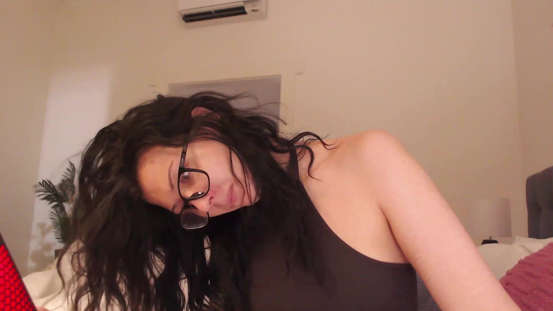 Gallery image thumbnail from RoomToAvoid's myfreecams stream on, 02/21/2024, 03:11 image 11 of 20
