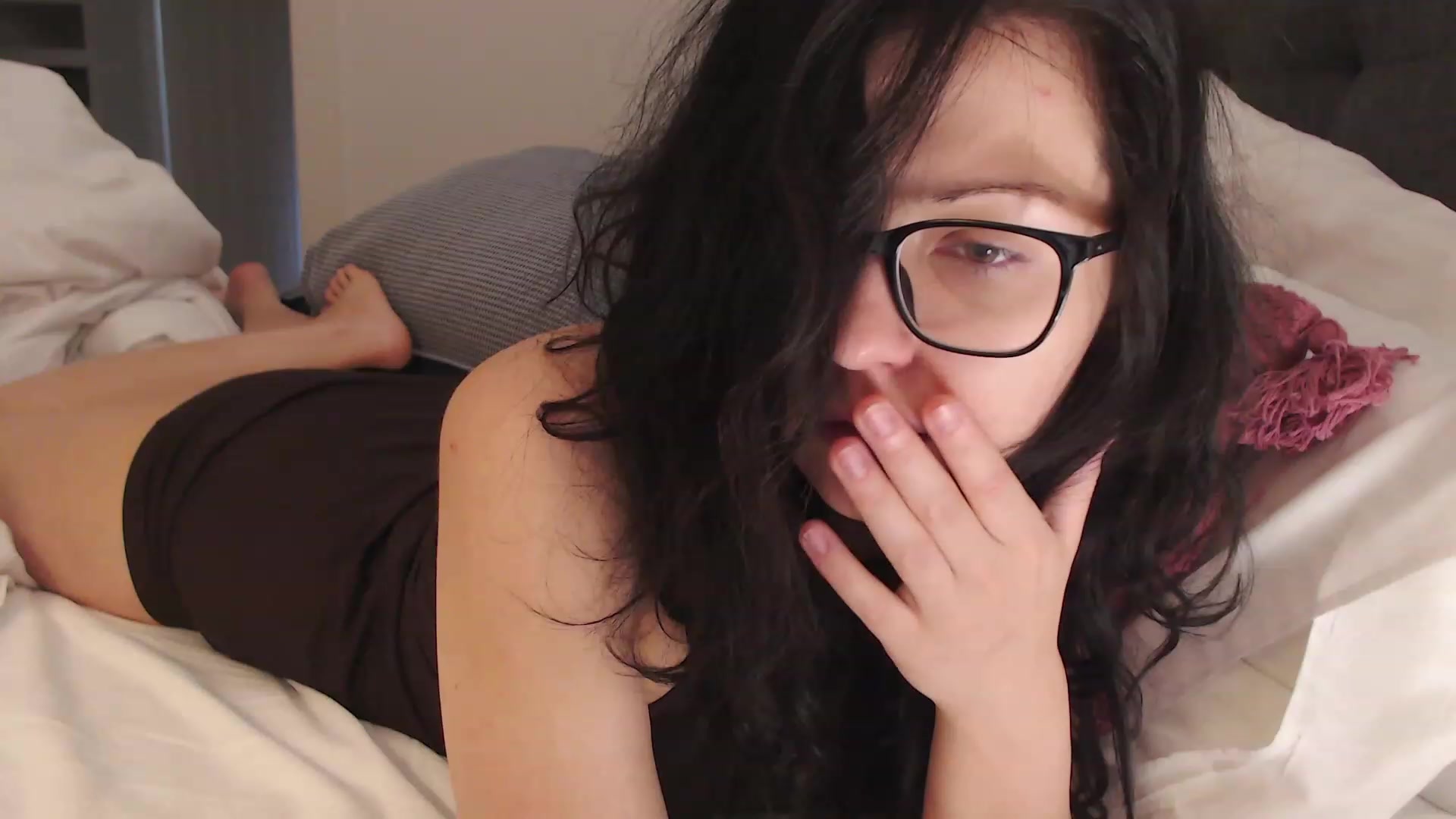 Gallery image thumbnail from RoomToAvoid's myfreecams stream on, 02/21/2024, 03:11 image 3 of 20