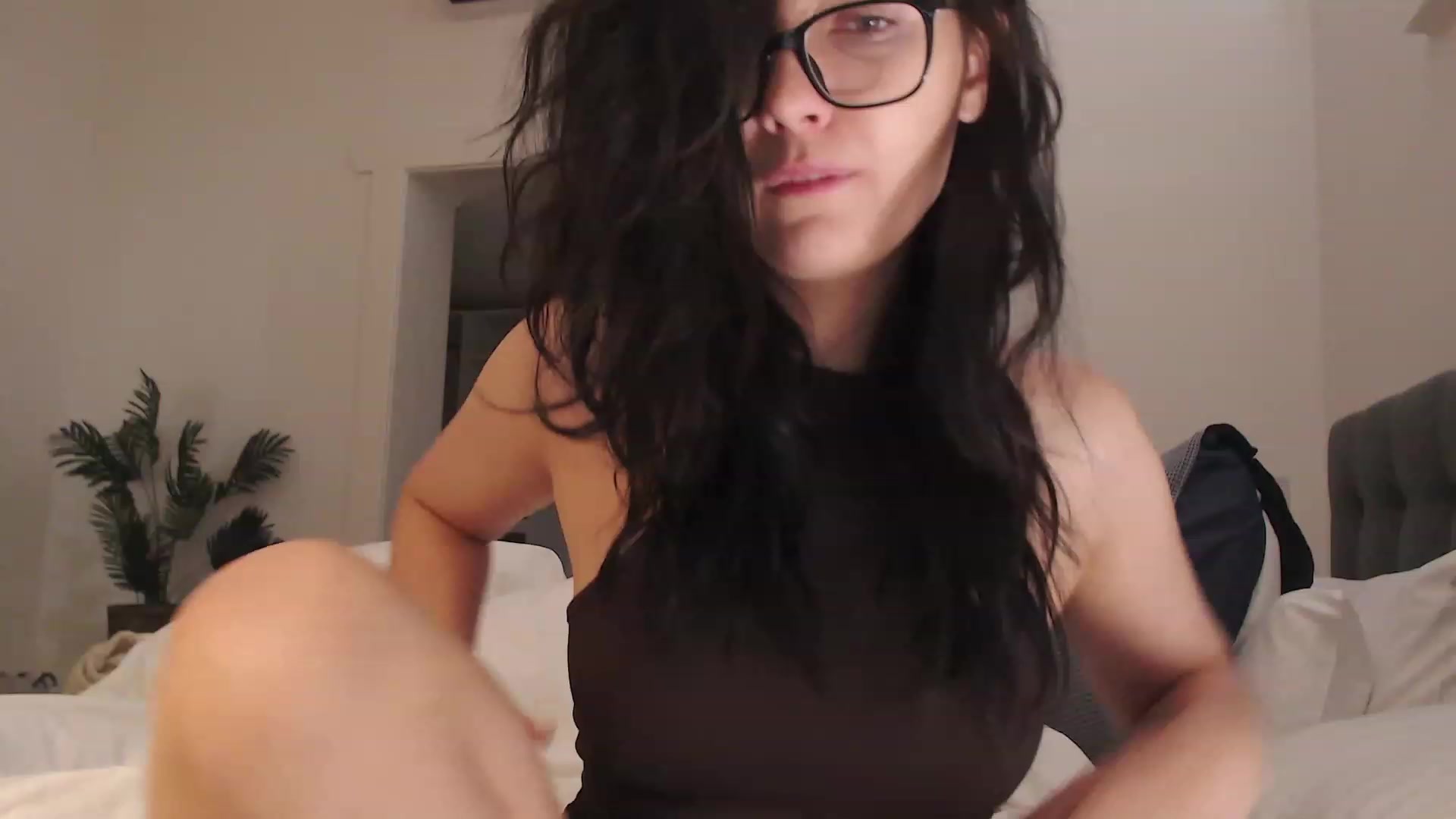 Gallery image thumbnail from RoomToAvoid's myfreecams stream on, 02/21/2024, 03:11 image 1 of 20