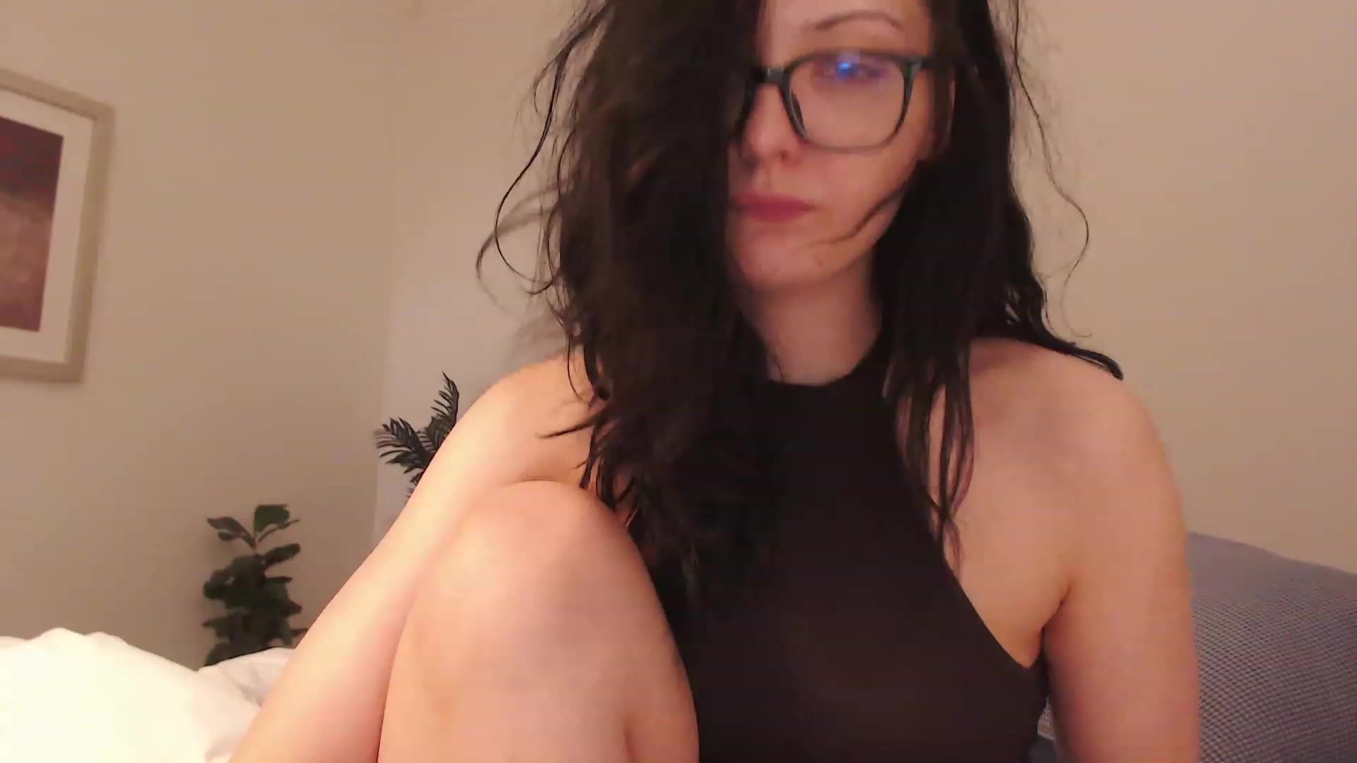 Gallery image thumbnail from RoomToAvoid's myfreecams stream on, 02/21/2024, 03:11 image 5 of 20