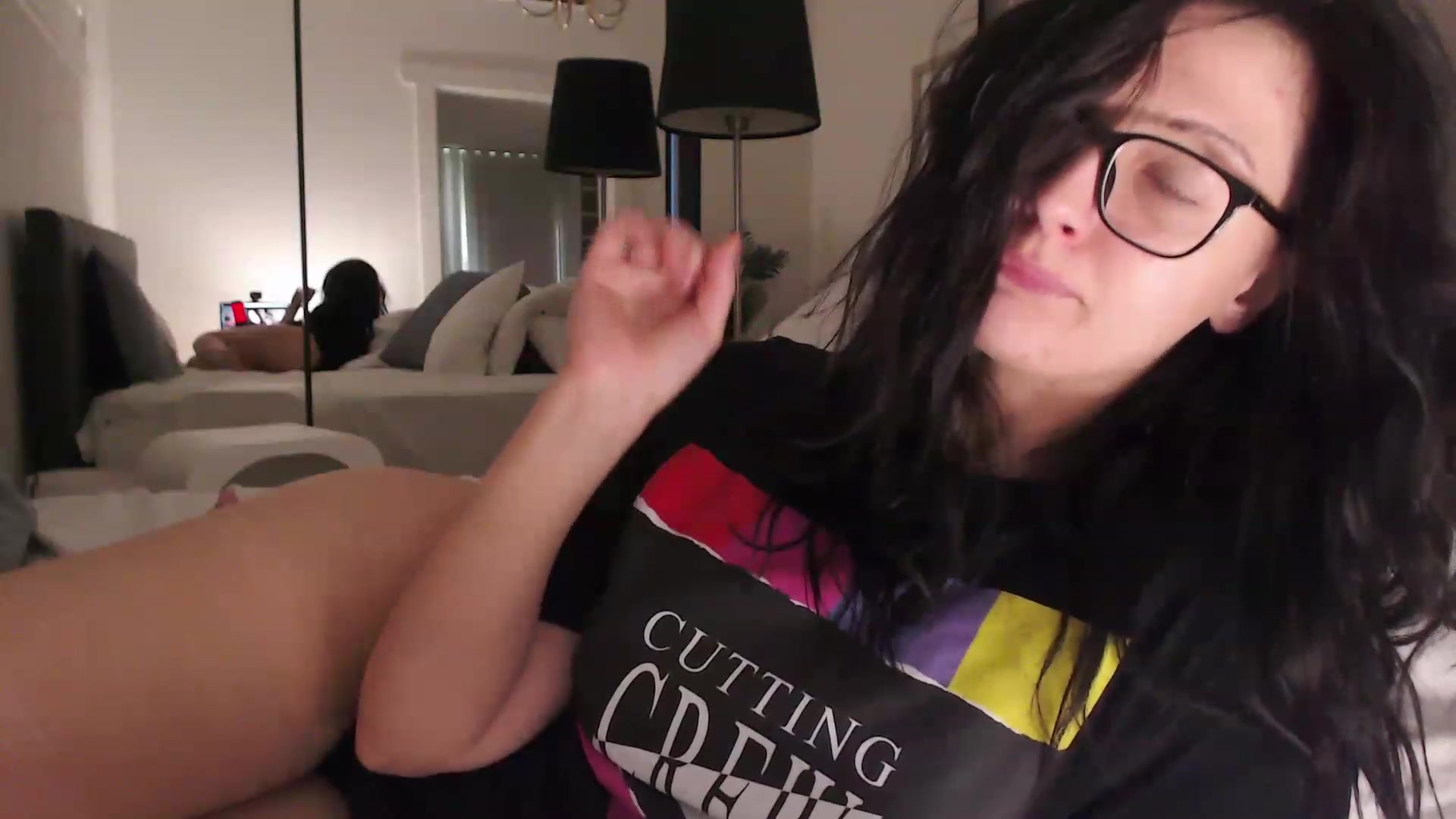 Gallery image thumbnail from RoomToAvoid's myfreecams stream on, 02/21/2024, 06:47 image 4 of 20