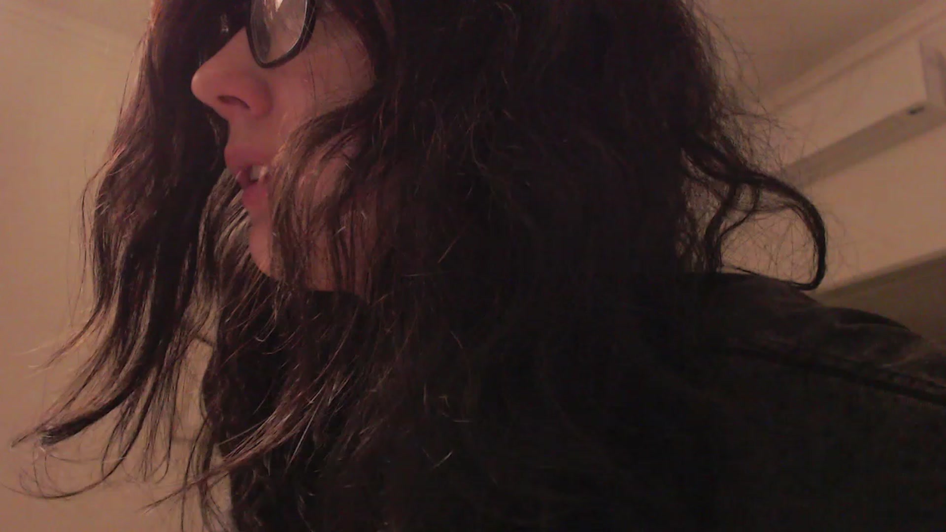 Gallery image thumbnail from RoomToAvoid's myfreecams stream on, 02/21/2024, 11:39 image 6 of 20