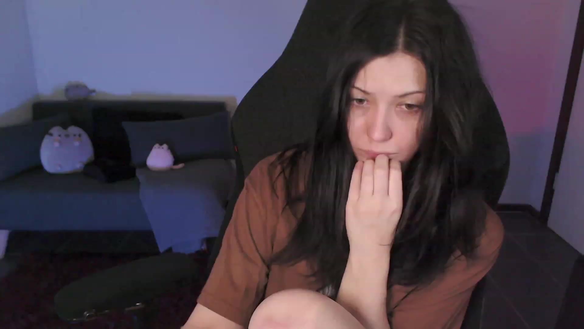 Gallery image thumbnail from RoomToAvoid's myfreecams stream on, 02/26/2024, 03:12 image 12 of 20