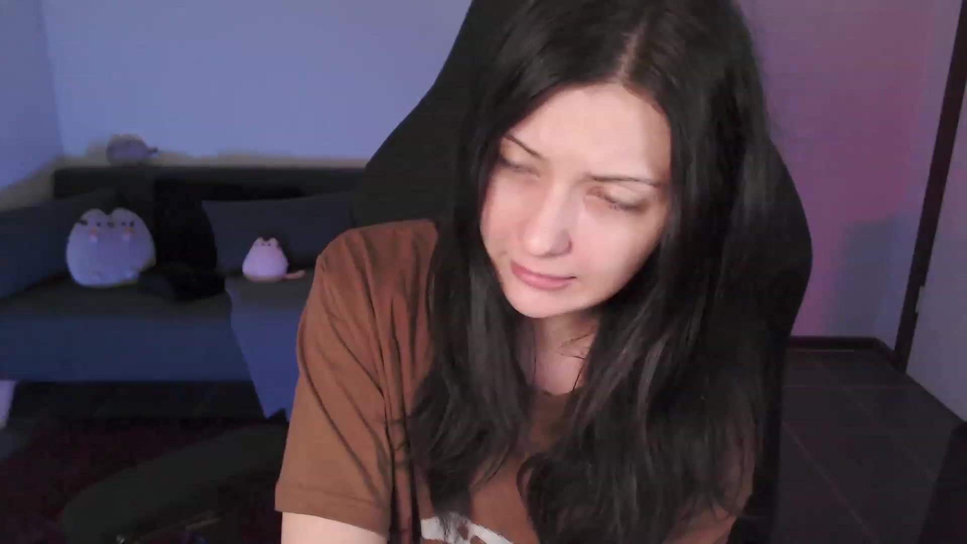 Gallery image thumbnail from RoomToAvoid's myfreecams stream on, 02/26/2024, 03:12 image 8 of 20