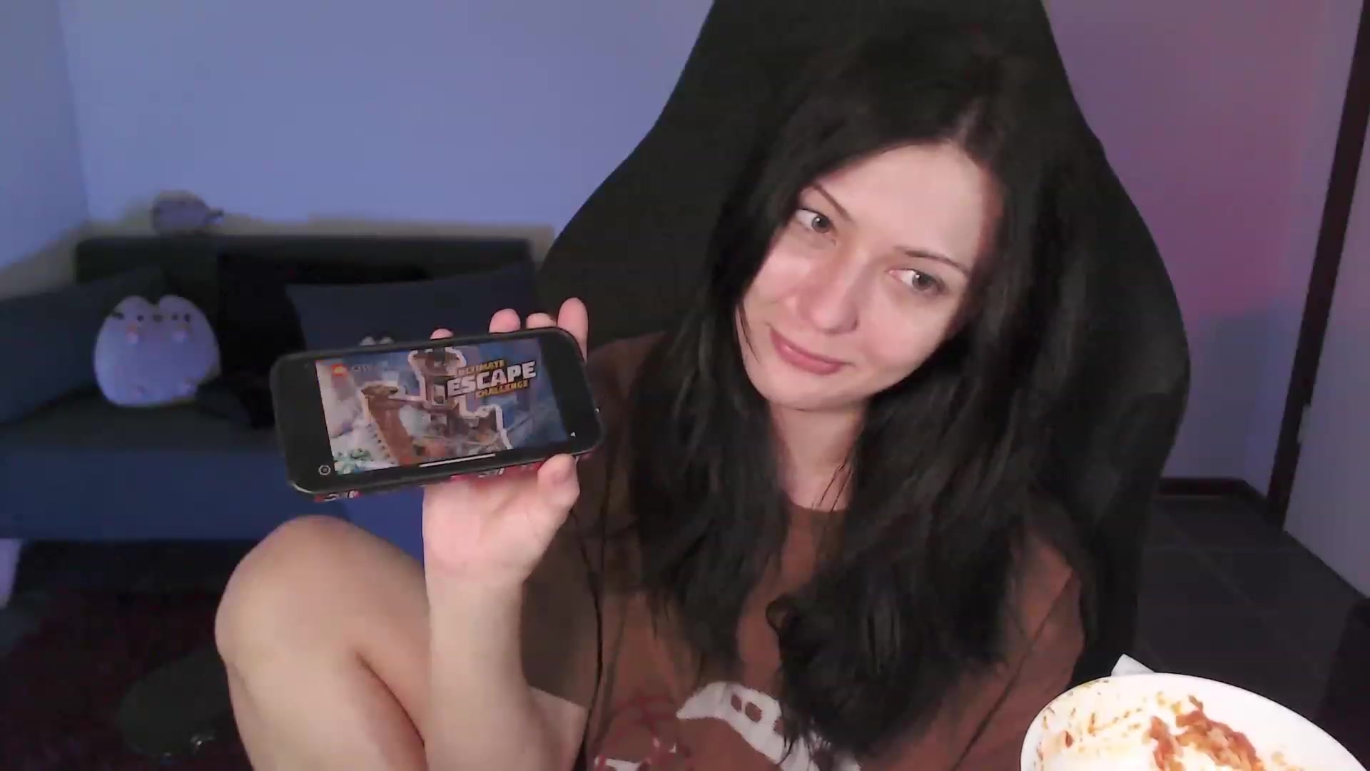 Gallery image thumbnail from RoomToAvoid's myfreecams stream on, 02/26/2024, 03:12 image 10 of 20