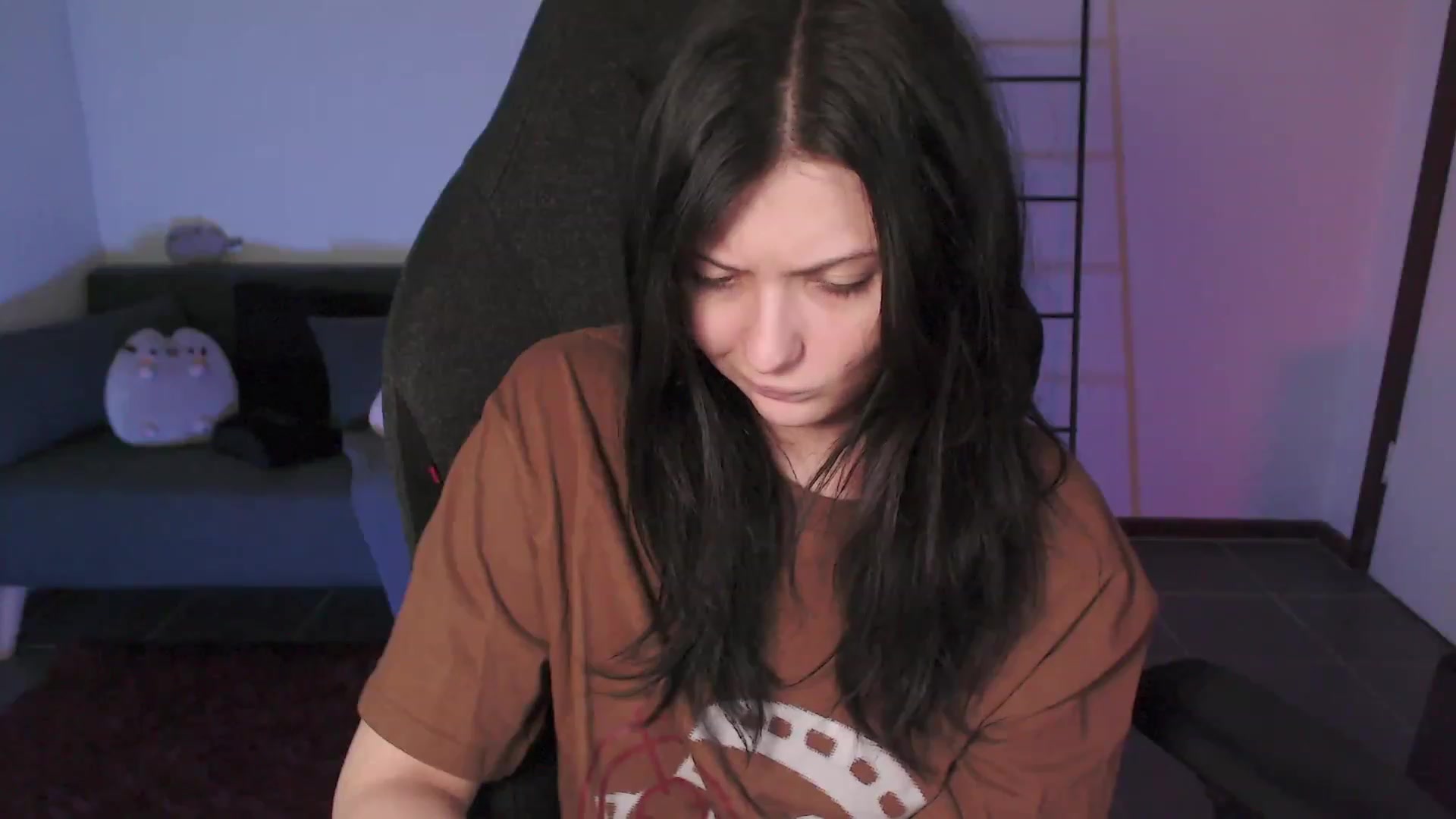 Gallery image thumbnail from RoomToAvoid's myfreecams stream on, 02/26/2024, 04:10 image 12 of 20