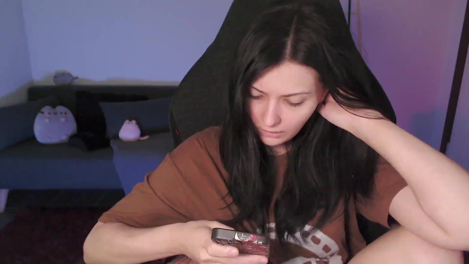 Gallery image thumbnail from RoomToAvoid's myfreecams stream on, 02/26/2024, 04:10 image 10 of 20