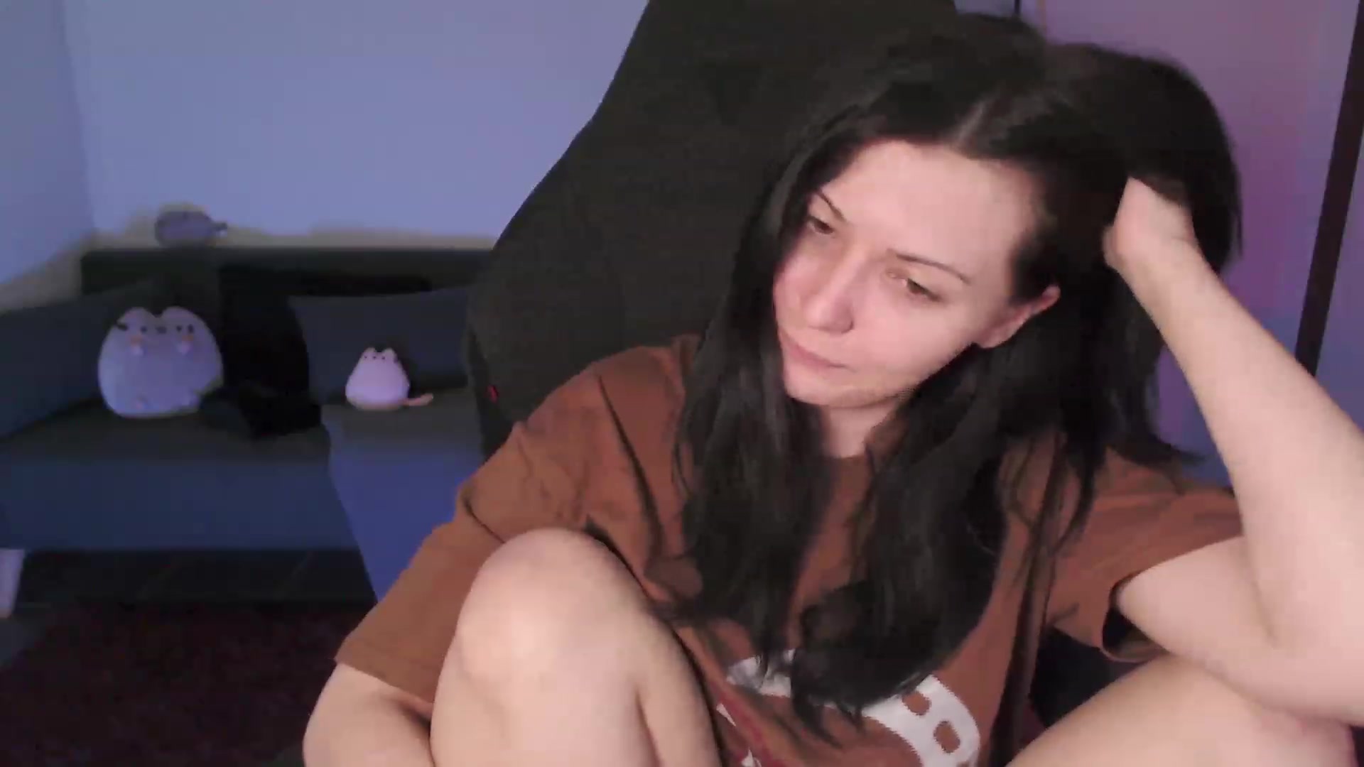 Gallery image thumbnail from RoomToAvoid's myfreecams stream on, 02/26/2024, 04:10 image 9 of 20