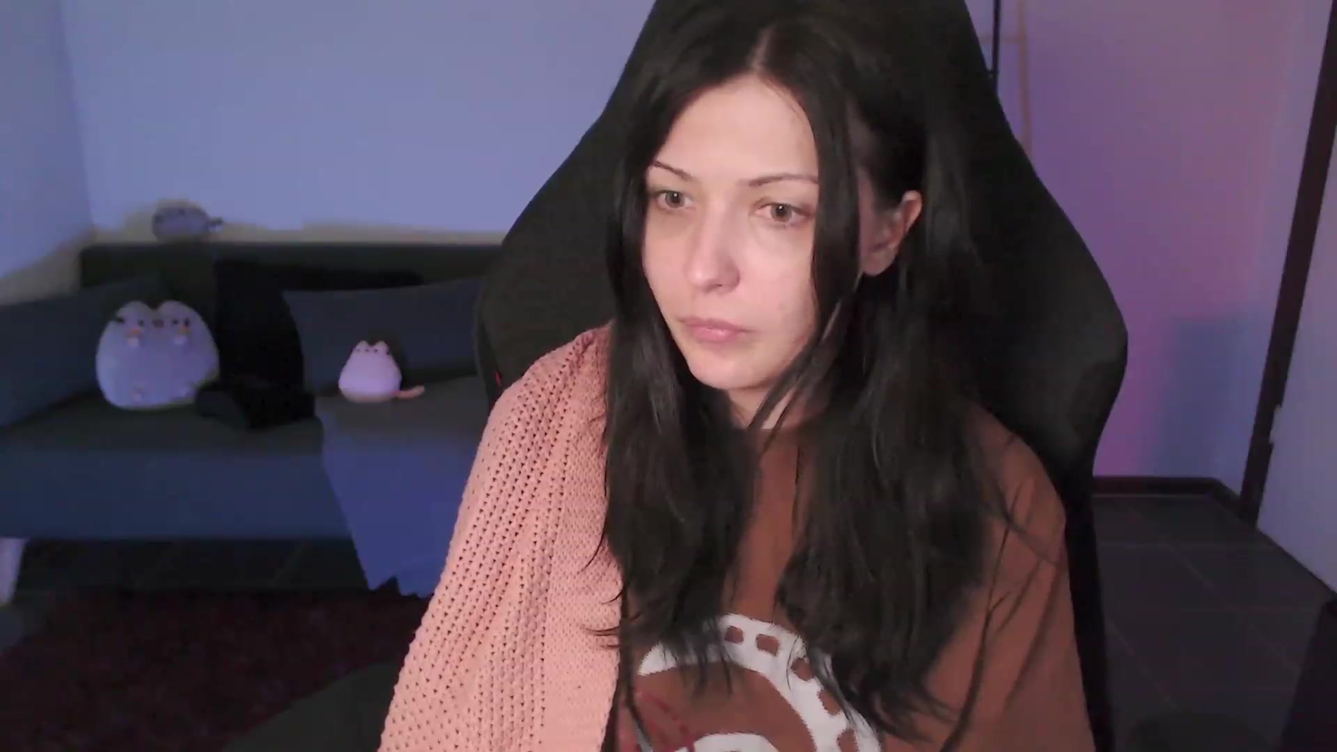 Gallery image thumbnail from RoomToAvoid's myfreecams stream on, 02/26/2024, 04:10 image 5 of 20