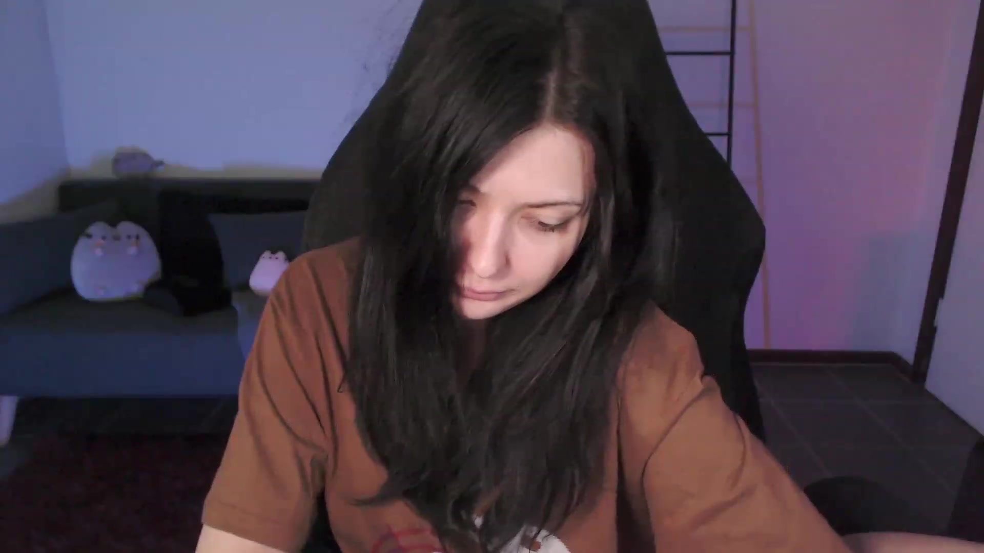 Gallery image thumbnail from RoomToAvoid's myfreecams stream on, 02/26/2024, 04:10 image 16 of 20