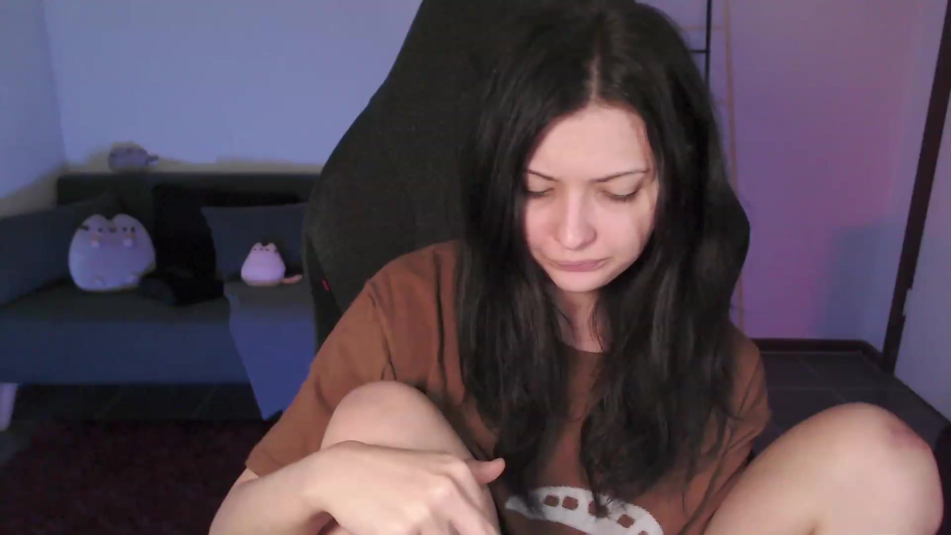 Gallery image thumbnail from RoomToAvoid's myfreecams stream on, 02/26/2024, 04:10 image 15 of 20