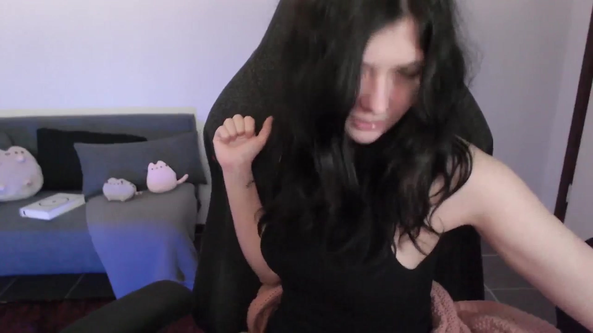 Gallery image thumbnail from RoomToAvoid's myfreecams stream on, 03/03/2024, 02:51 image 11 of 20